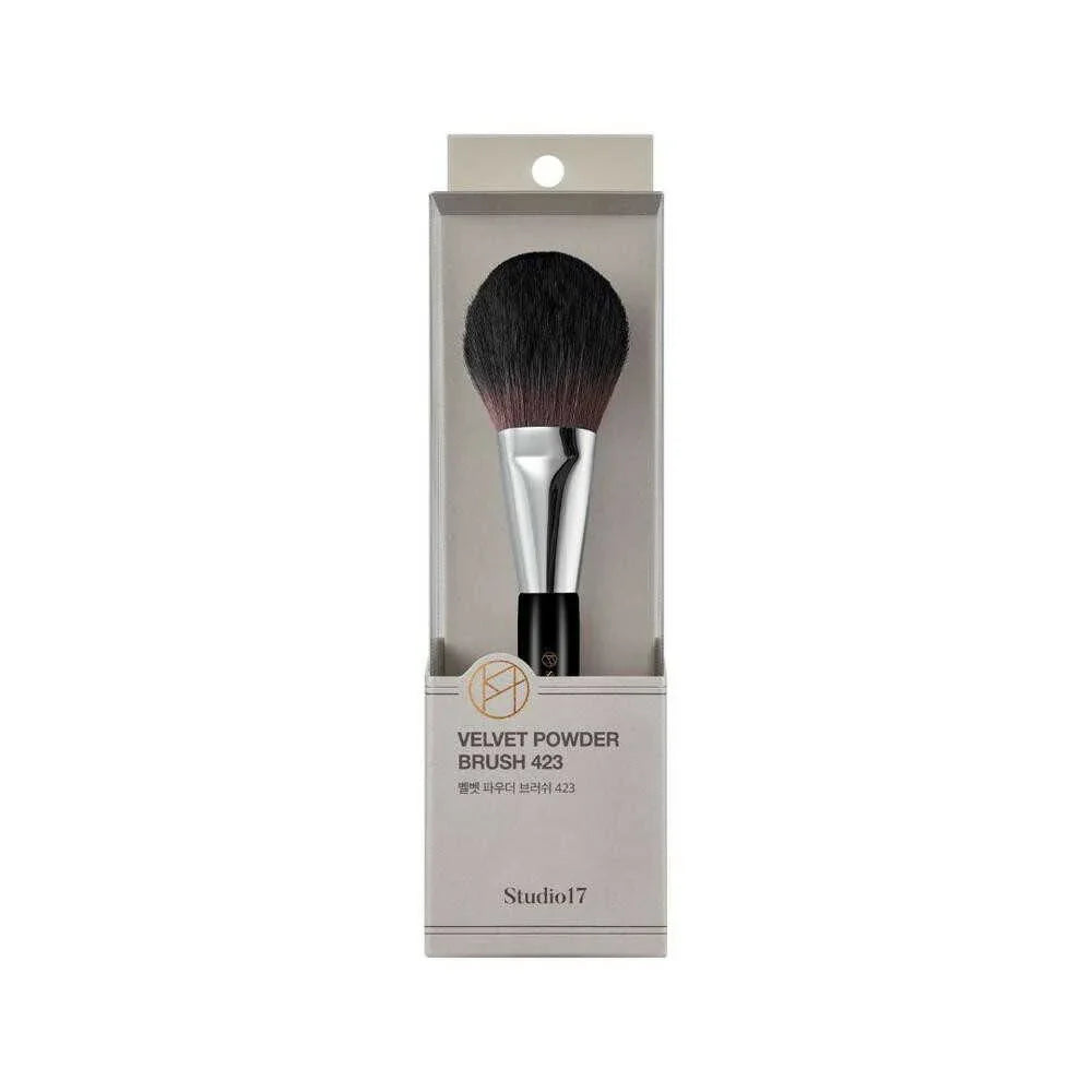 Studio17 Velvet Powder Brush 423