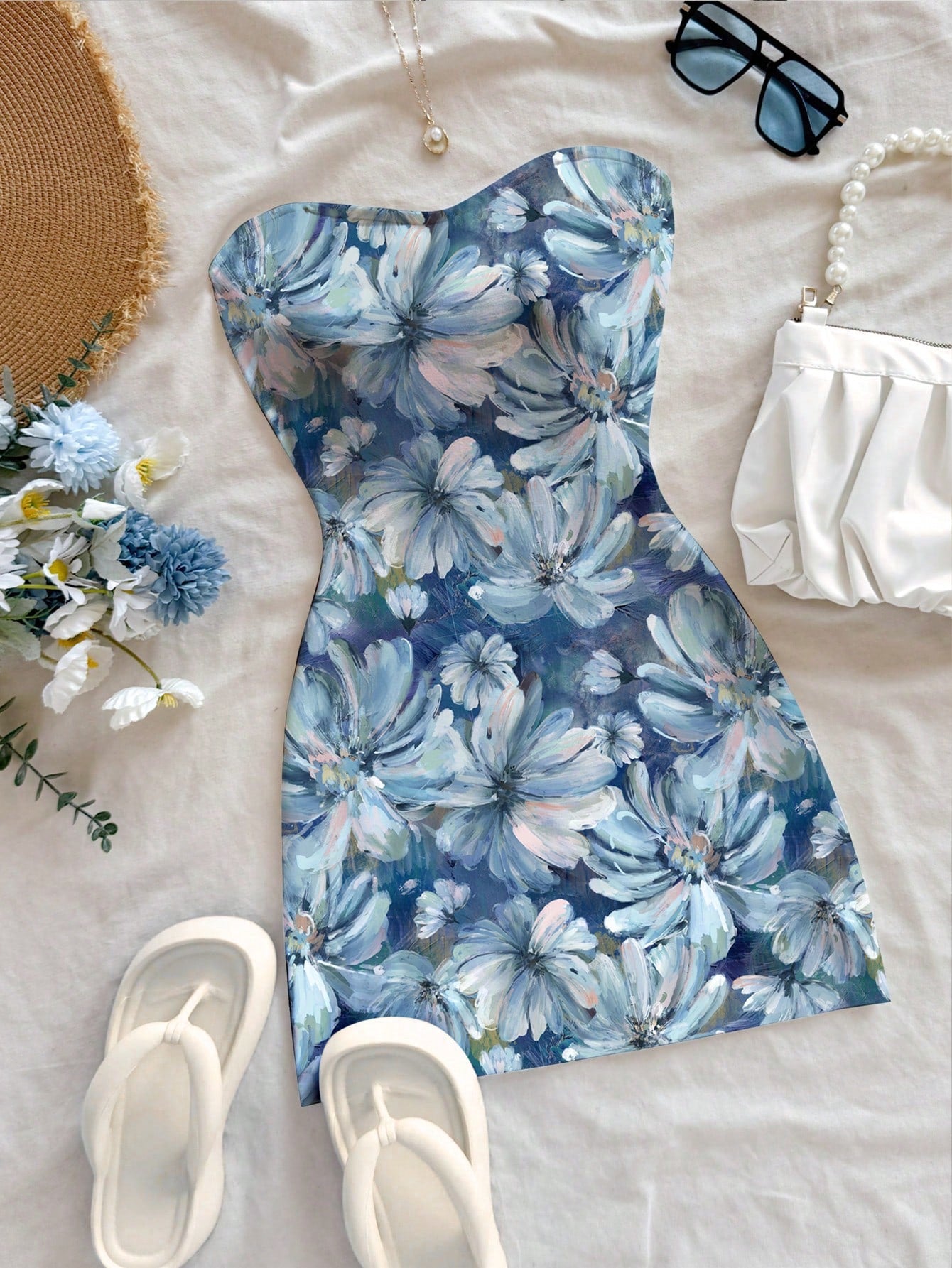 Soleia Women's Fashion Floral Print Strapless Mini Dress, Vacation Style,Sun Dress Suitable For Going Out Chic Dress No Chest Padding
