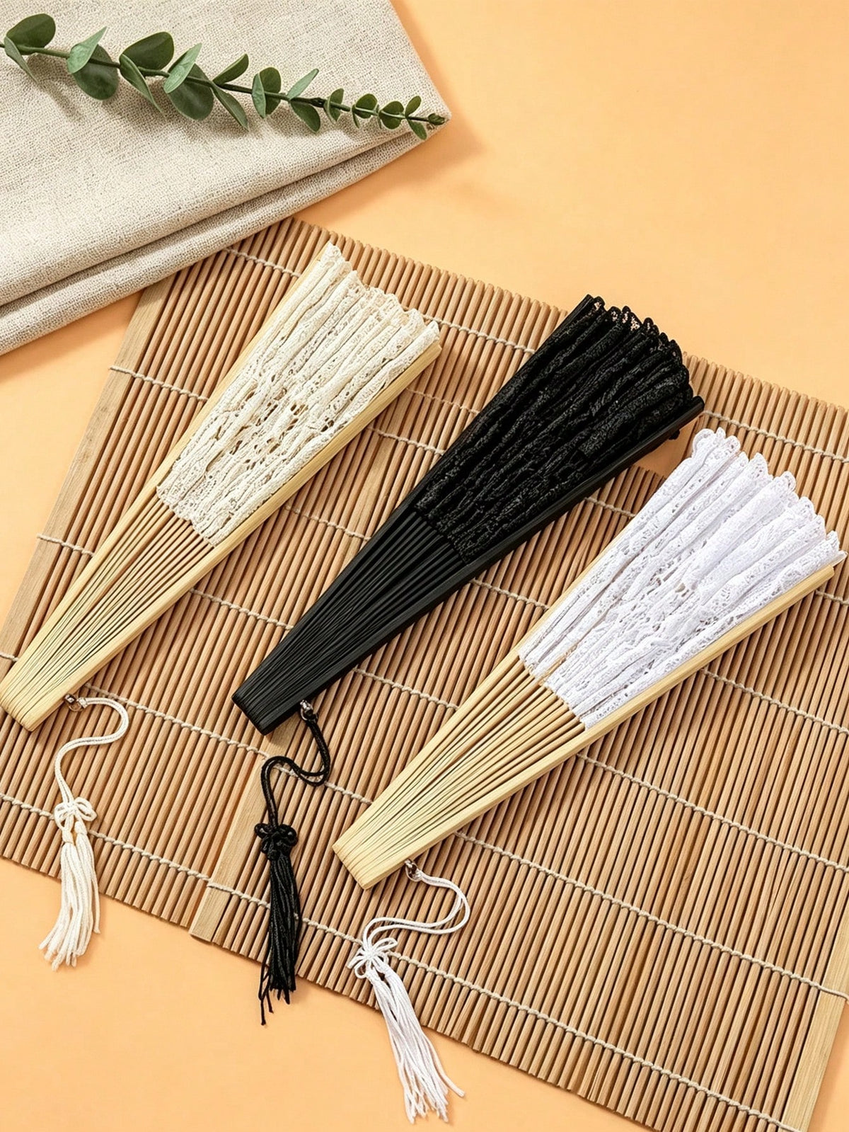 1/2pcs Lace Embroidered Folding Hand Fan, Vintage Wedding Fan- Elegant Floral Lace Decoration, Suitable For Bridal Party, Wedding Decor- Elegant Table Centerpiece Or Wedding Favor- Lightweight, Bri