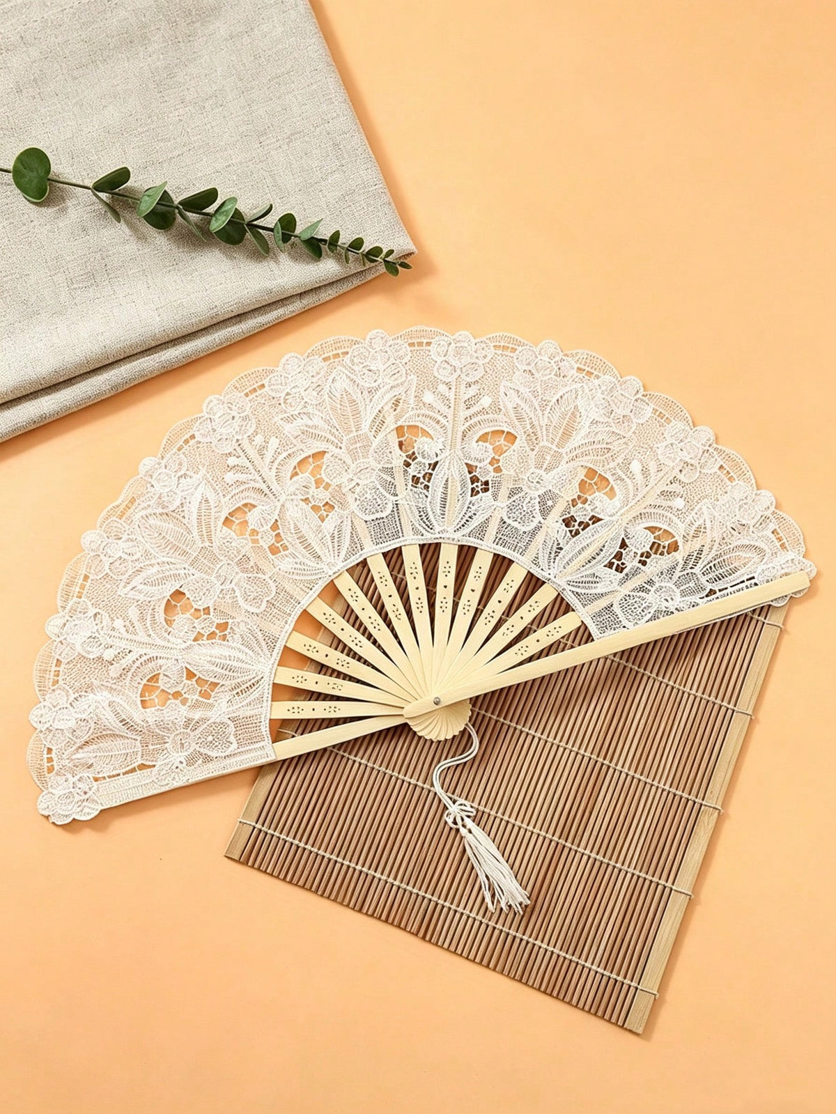 1/2pcs Lace Embroidered Folding Hand Fan, Vintage Wedding Fan- Elegant Floral Lace Decoration, Suitable For Bridal Party, Wedding Decor- Elegant Table Centerpiece Or Wedding Favor- Lightweight, Bri