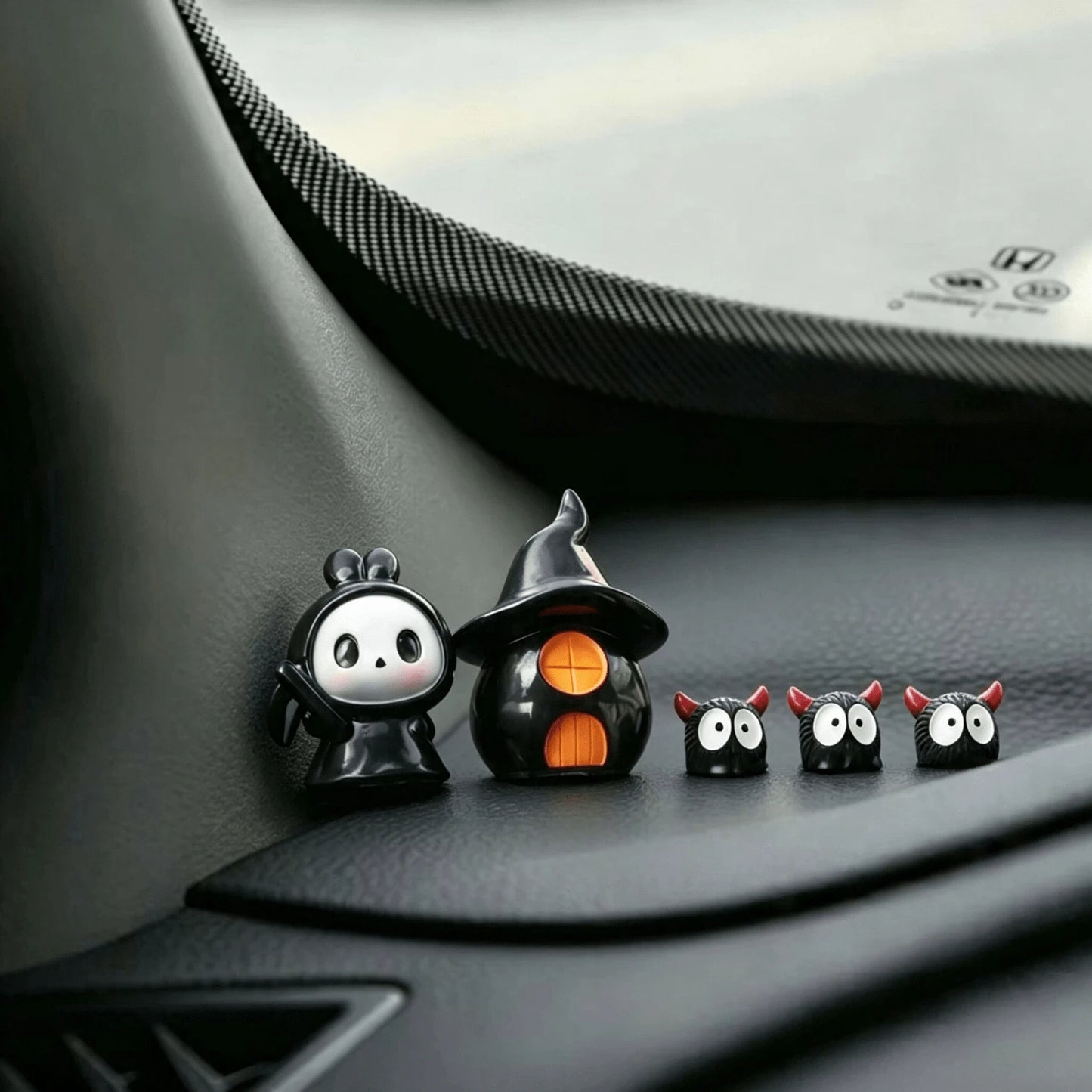 1/5pcs Cute Ghost Car Ornament, Halloween Demon Coal Shape, Car Dashboard Decor, Desktop Small Ornament, Fun Stress Relief Car Accessory, Holiday Gift