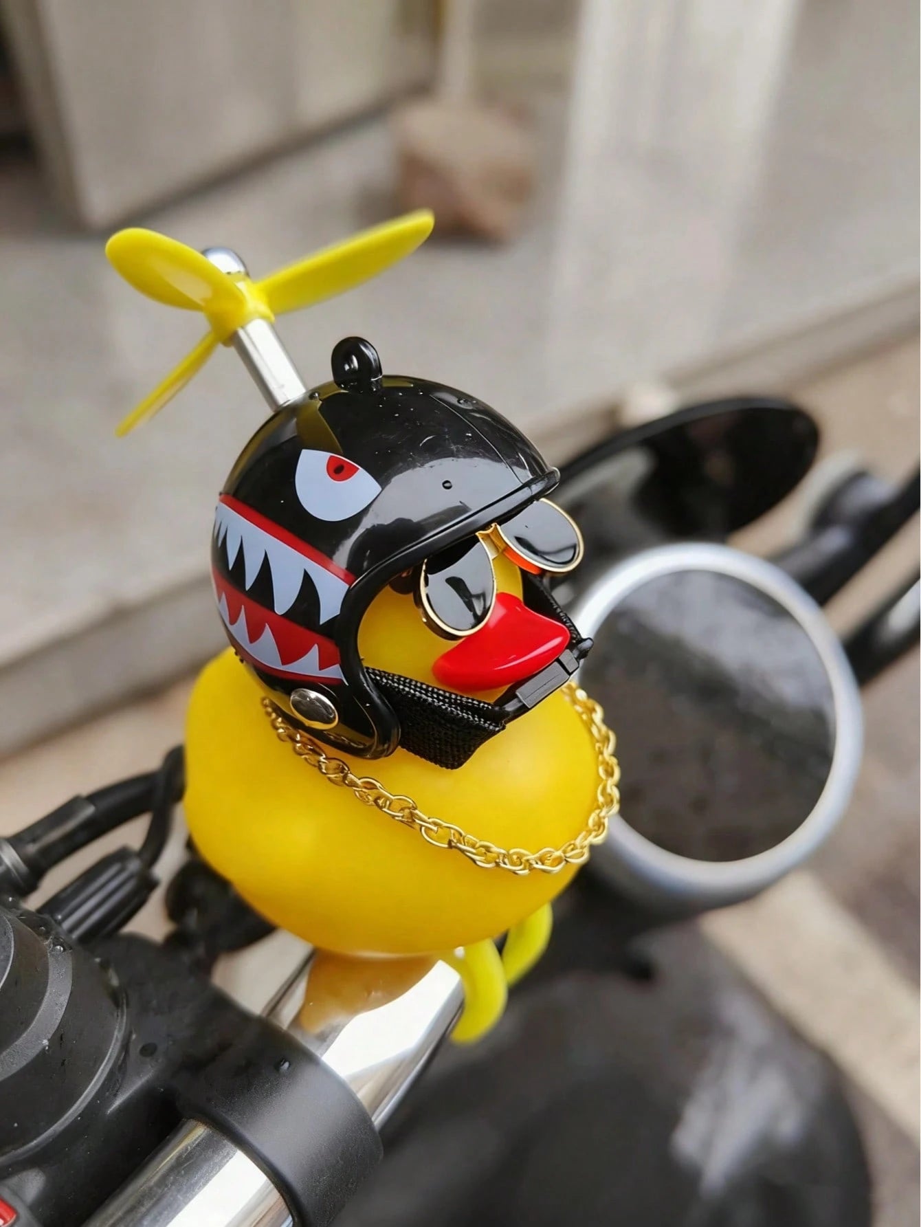 1-Pack Whimsical Rubber Duck Helmet Handlebar Accessory With Propeller And Glasses- Unique Street-Sport Bike Decoration- Fun And Quirky Gift Idea For Cyclists And Bike Enthusiasts