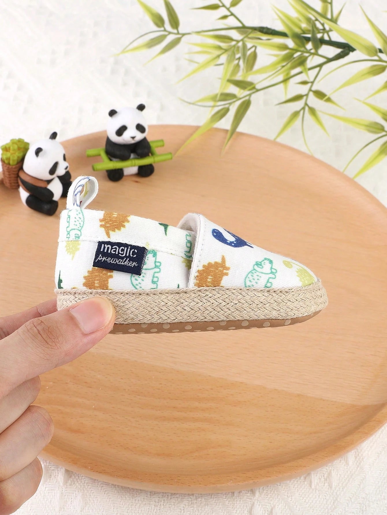 1 Pair Boys Girls Cartoon Dinosaur Design Slip-On Flat Sneakers, Infant Walking Shoes, Spring Autumn Summer Winter