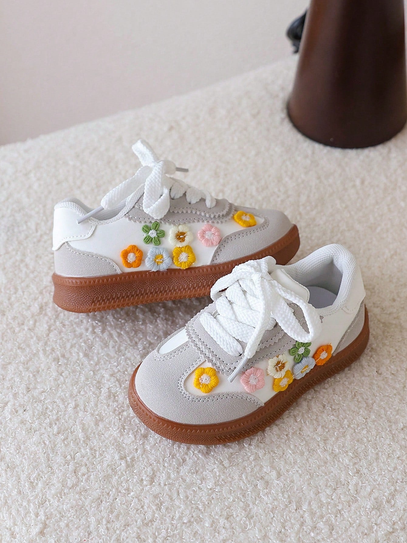 1 Pair Girls' Flower Decor Sports Shoes, Soft Sole Student Casual Shoes, Autumn