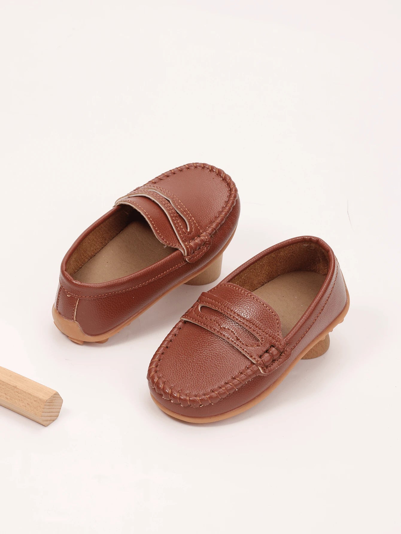 1 Pair Infant/Toddler PU Flat Shoes, Children Soft Bottom Sneakers, Retro Casual Shoes, Boys' One-Piece Loafers, Girls' Dress Leather Shoes, Suitable For Toddling, School, Outings
