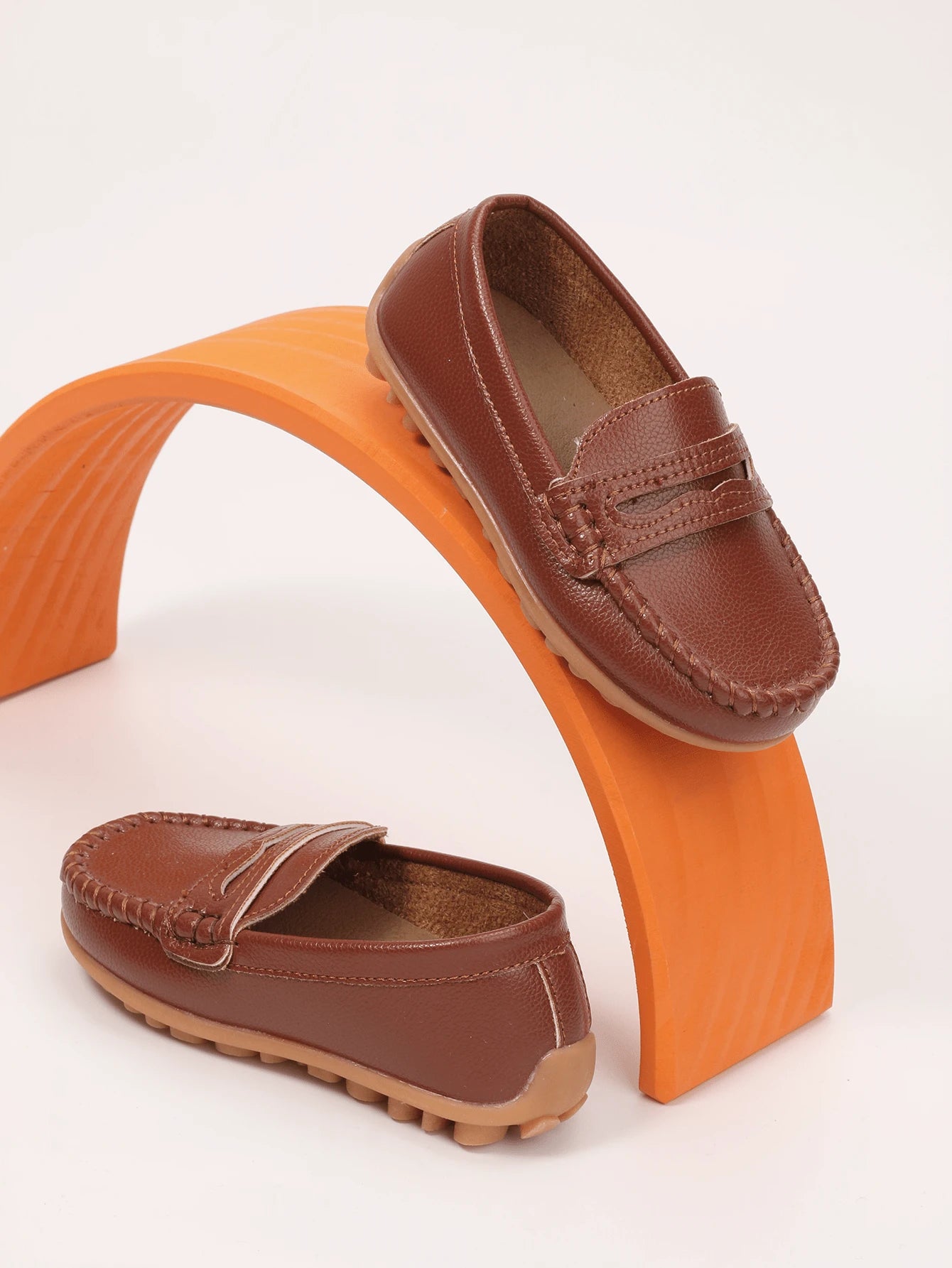 1 Pair Infant/Toddler PU Flat Shoes, Children Soft Bottom Sneakers, Retro Casual Shoes, Boys' One-Piece Loafers, Girls' Dress Leather Shoes, Suitable For Toddling, School, Outings