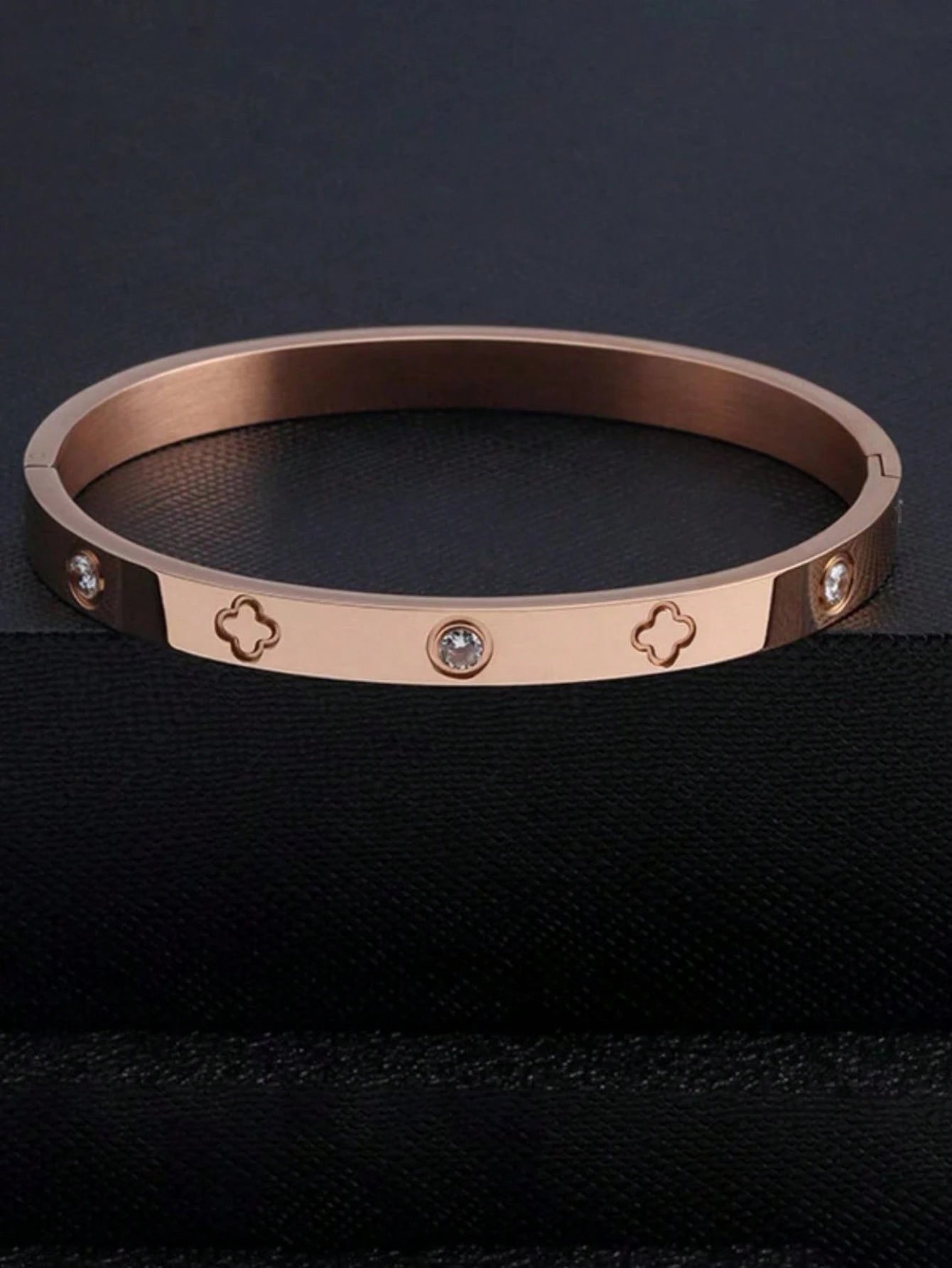 1 Piece Sterling Silver Bracelet, Mirror Polished, Not Easy To Fade, Lucky Four-Leaf Clover With Zirconia, Fashionable And Classic Style, Suitable For Daily Wear