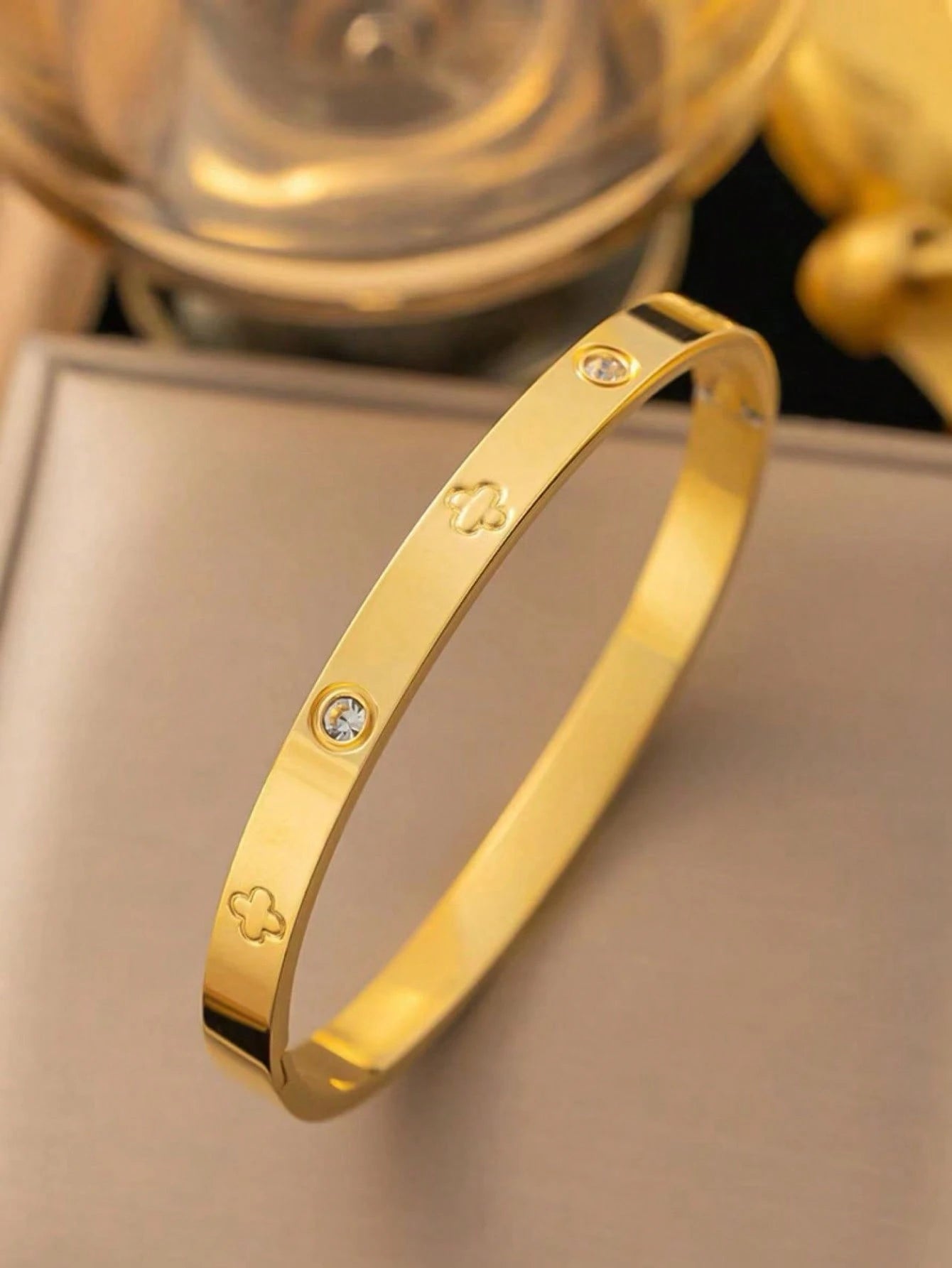 1 Piece Sterling Silver Bracelet, Mirror Polished, Not Easy To Fade, Lucky Four-Leaf Clover With Zirconia, Fashionable And Classic Style, Suitable For Daily Wear