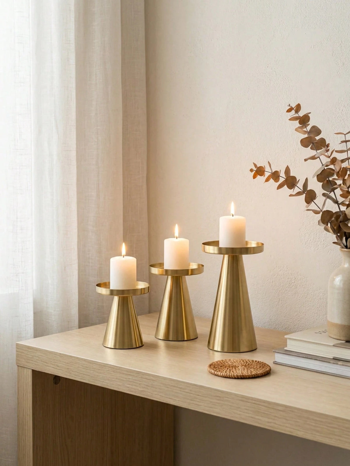 1 Set/1 Pc Glossy Metal Tapered Iron Candle Holder, Nordic Vintage Style Slim Waist Flat Plate Tea Light Base, Suitable For Home Decor, Decorative Style, Luxury Home Decor, Bedroom Decor, Wedding Anni