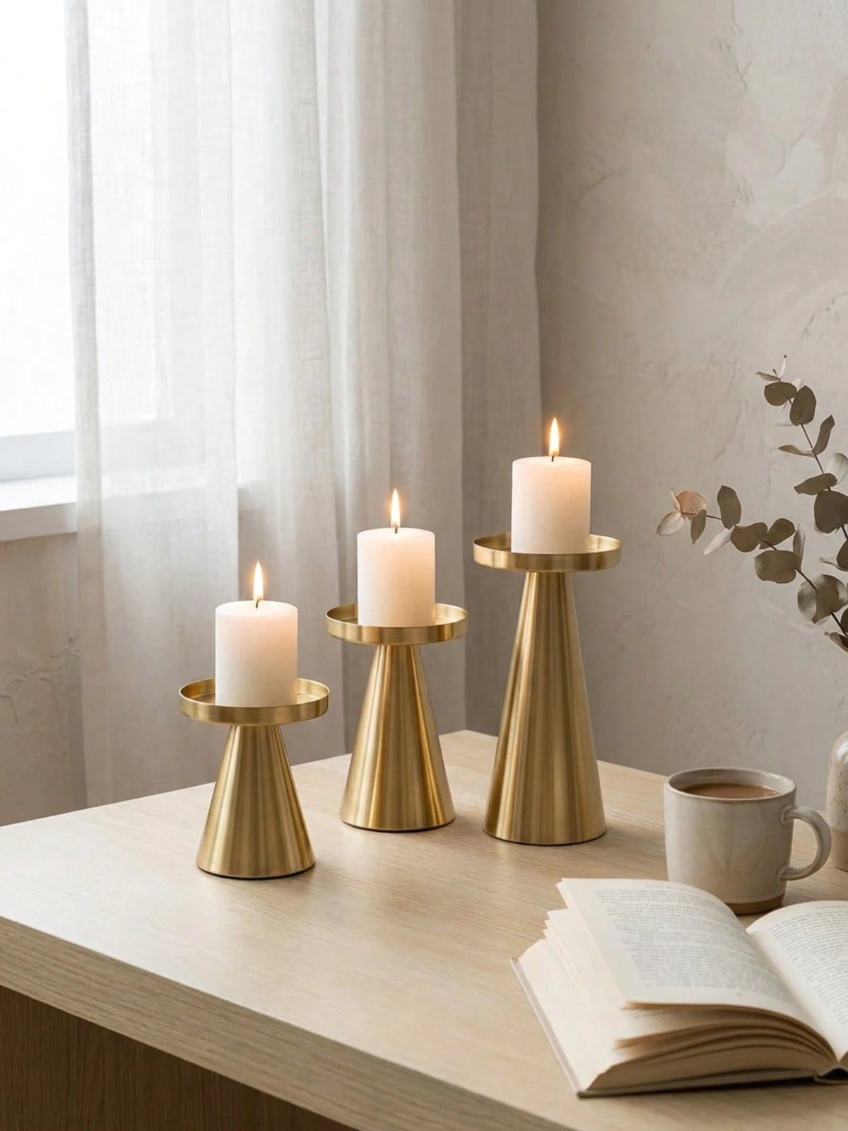 1 Set/1 Pc Glossy Metal Tapered Iron Candle Holder, Nordic Vintage Style Slim Waist Flat Plate Tea Light Base, Suitable For Home Decor, Decorative Style, Luxury Home Decor, Bedroom Decor, Wedding Anni
