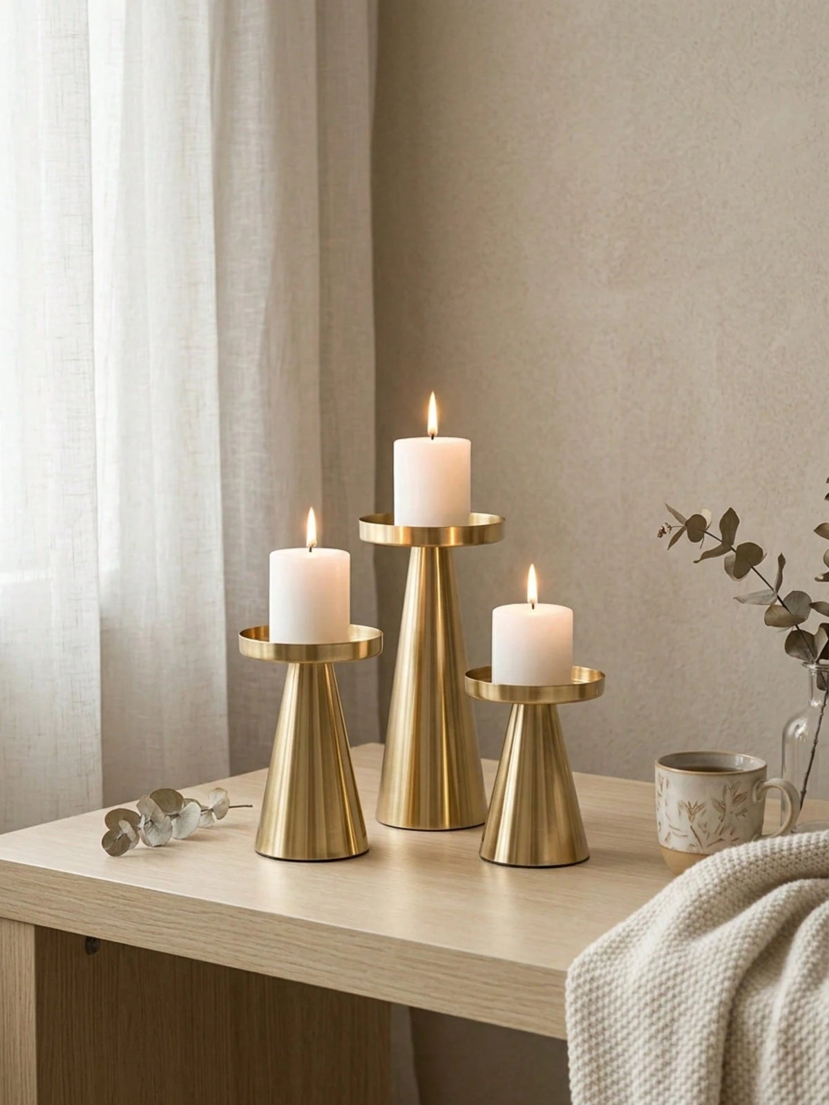 1 Set/1 Pc Glossy Metal Tapered Iron Candle Holder, Nordic Vintage Style Slim Waist Flat Plate Tea Light Base, Suitable For Home Decor, Decorative Style, Luxury Home Decor, Bedroom Decor, Wedding Anni