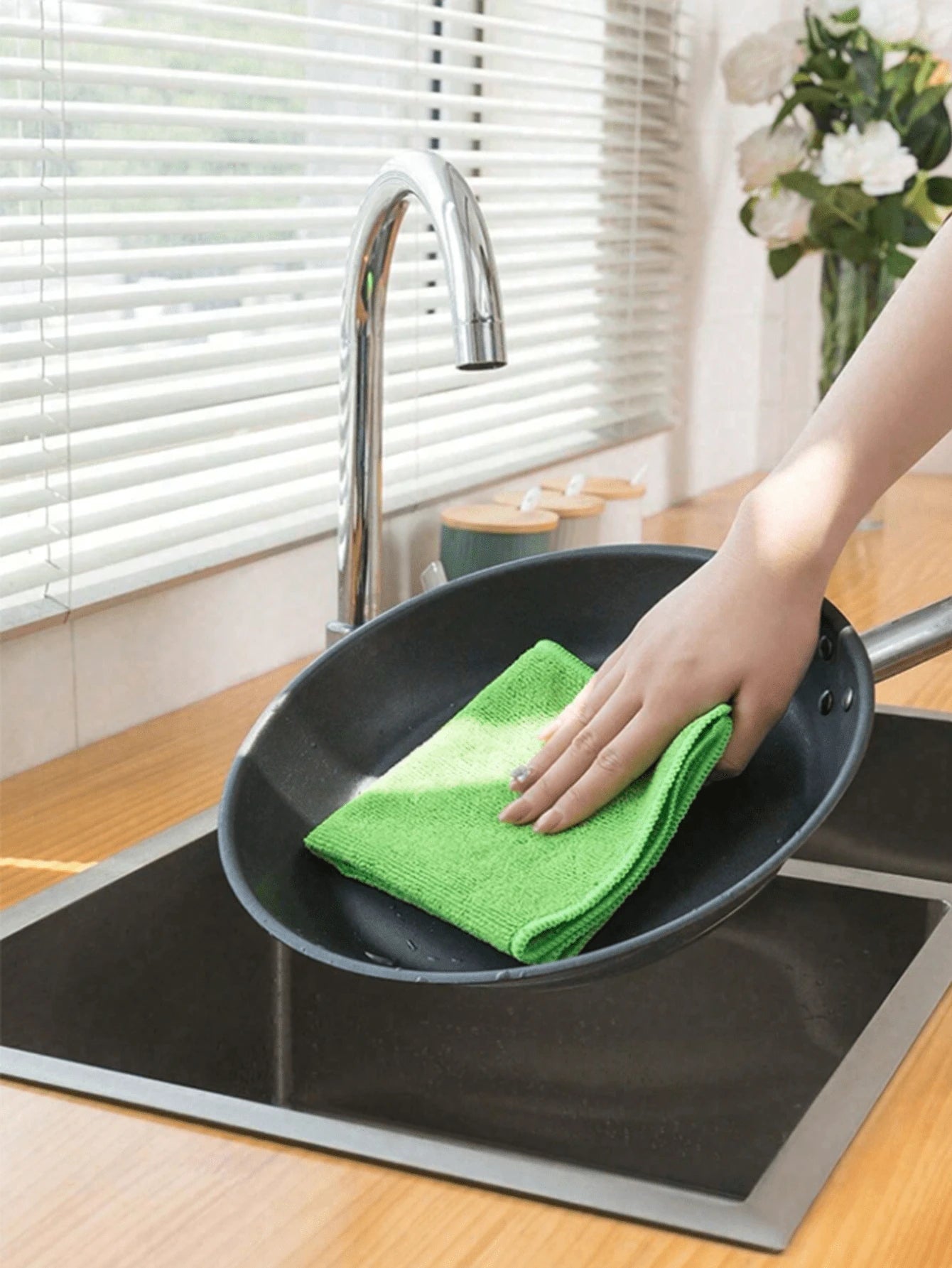 10pcs/Pack Super Soft Microfiber Cleaning Cloths, 25*25cm/30*30cm Random Colors, Absorbent Cleaning Rags For Kitchen, Glass, Home Use- Kitchen, Bathroom, Household