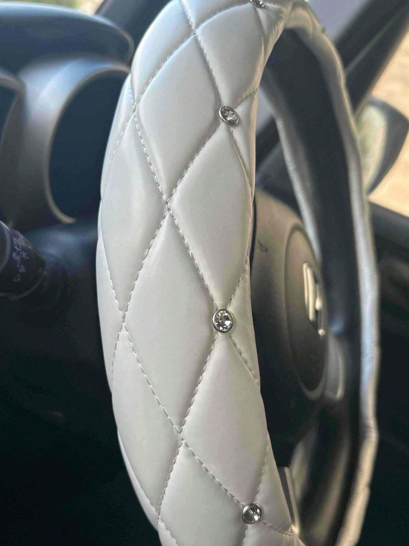 15-Inch Diamond Pattern Leather Shiny Universal Car Steering Wheel Cover- Black & White
