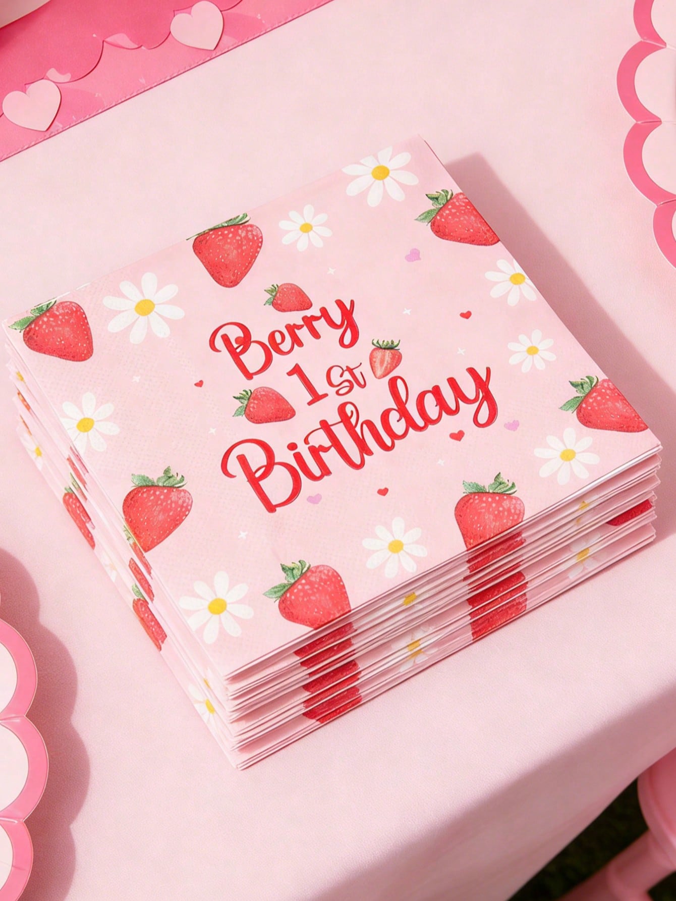 16pcs Strawberry Theme 1st Birthday Paper Napkins, Newborn Baby Birthday Party Disposable Napkins With Daisy Strawberry Pattern, Strawberry Napkins, Gender Reveal Party Tableware Decor, Pink Baby Girl
