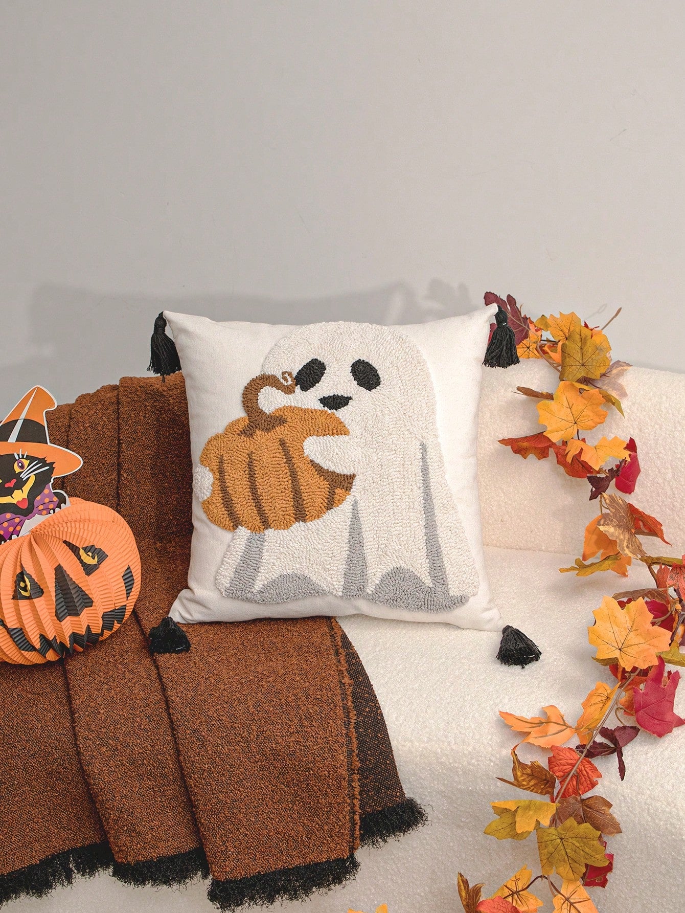 1pc/2pcs 18x18 Inch Tufted Halloween Pillow Covers, Ghost Pumpkin And Grim Reaper Decorative Cushion Covers With Hidden Zipper And Tassels, Suitable For Sofa And Bedroom Decor, Pillow Covers Only, No