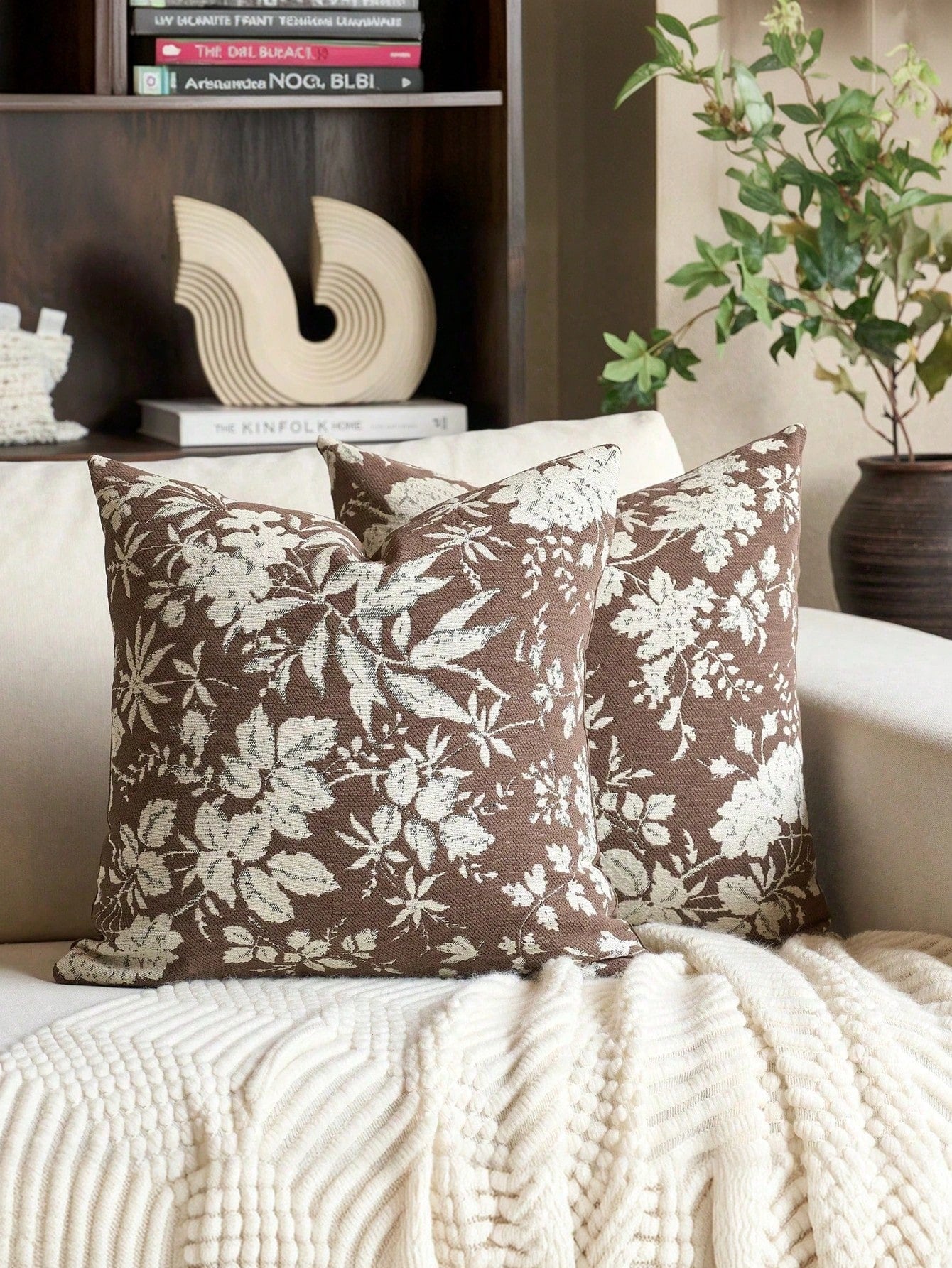 1pc/2pcs/4pcs Deep Brown Background Vintage White Floral Sketch Print Pillow Case, Country Vintage Style Bedroom Decor| Living Room Decor| Room Decor, Polyester Durable Hard Fabric Single-Sided Prin