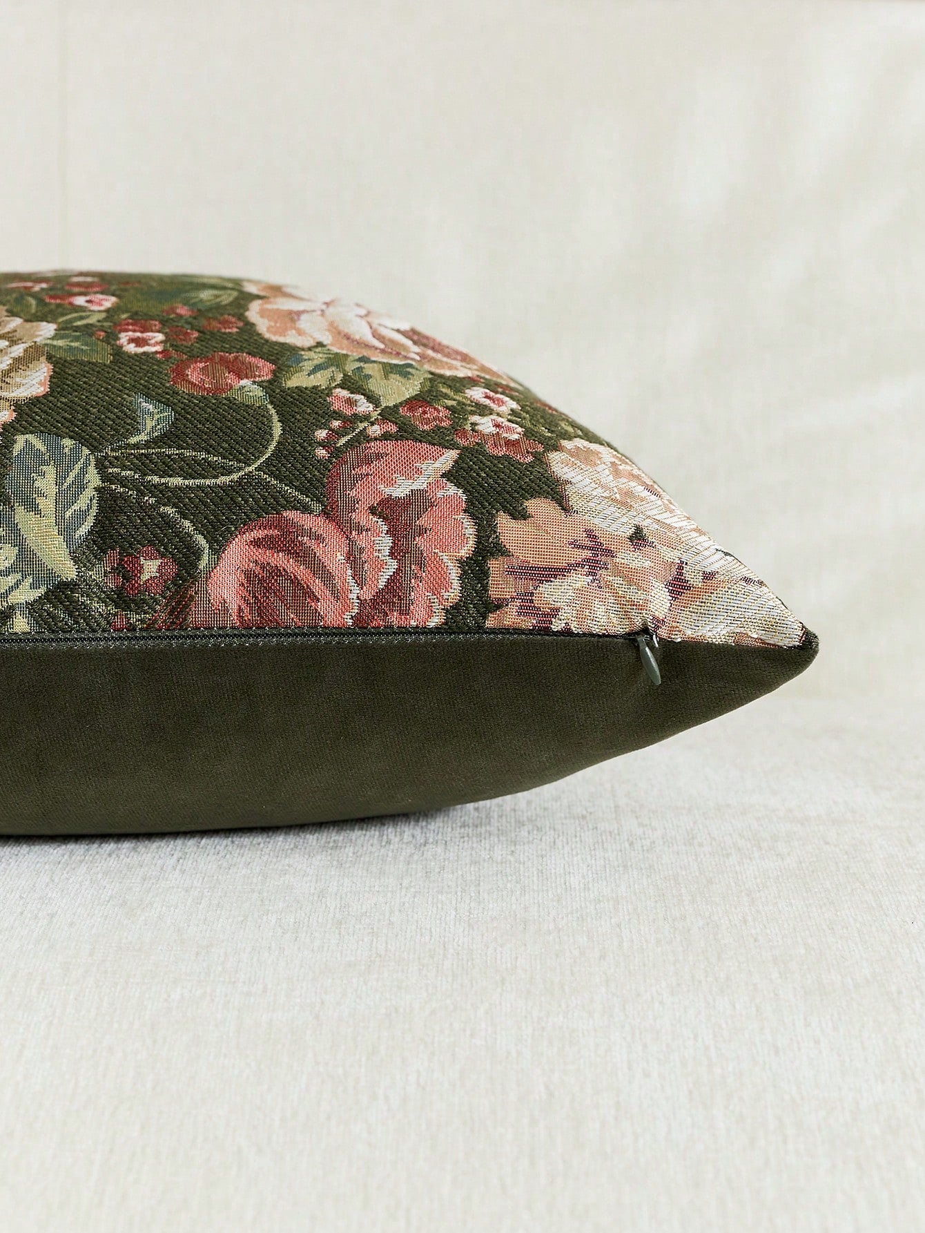 1pc/2pcs Olive Green (No Insert) Floral Pattern Cushion Cover, Fashionable Vintage Comfortable Jacquard Rose Chenille Pillowcase, Suitable For Daily Home Decor, Sofa, Bed, Bedroom, Gift, Holiday Decor