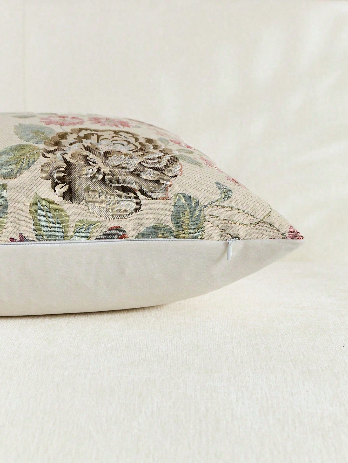 1pc/2pcs Olive Green (No Insert) Floral Pattern Cushion Cover, Fashionable Vintage Comfortable Jacquard Rose Chenille Pillowcase, Suitable For Daily Home Decor, Sofa, Bed, Bedroom, Gift, Holiday Decor