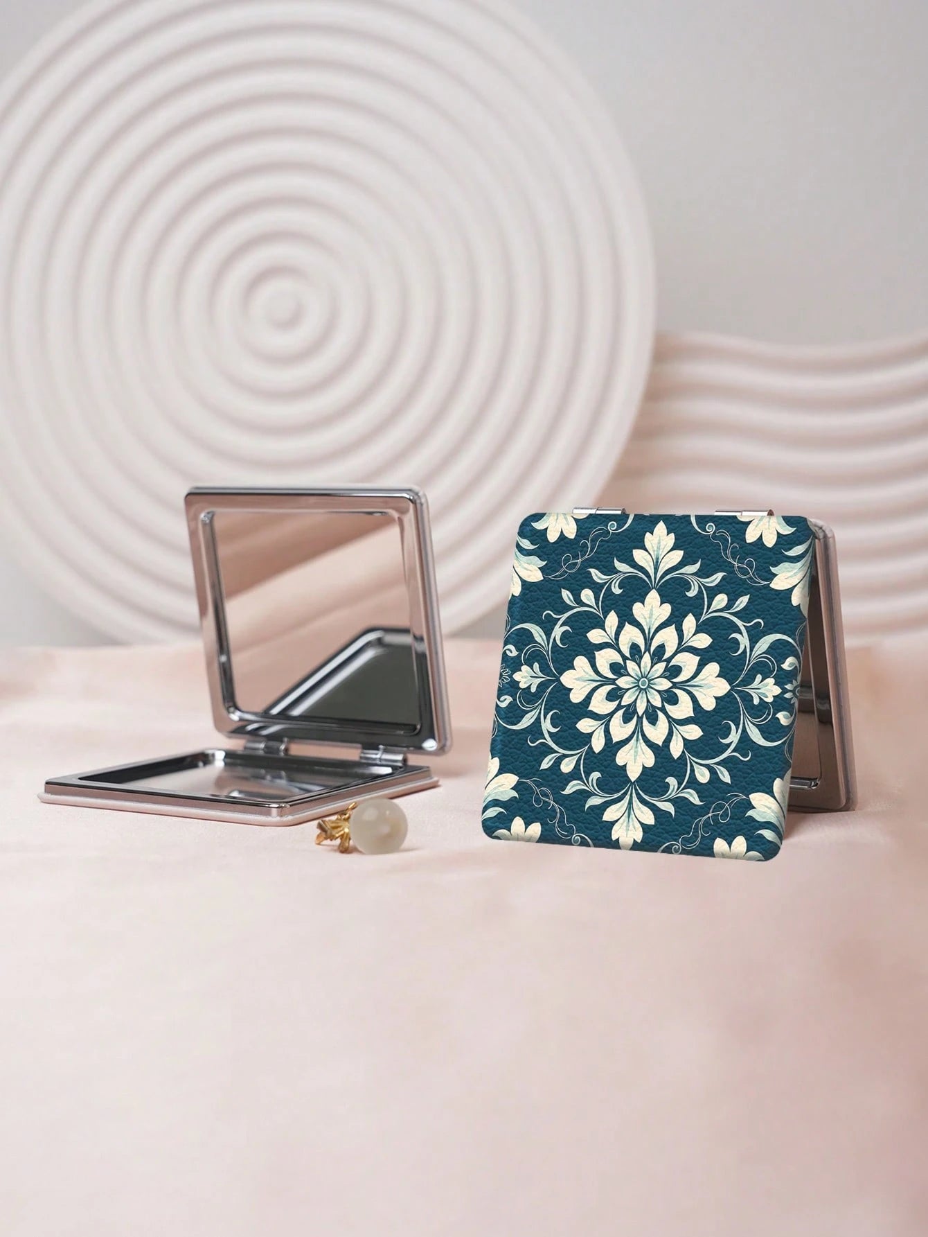 1PC Artistic Decorative Series Portable Folding Makeup Mirror, Lightweight Ultra-Thin Convenient Durable PU Leather, Suitable For Various Occasions Travel Party Work School, Suitable For All Ages