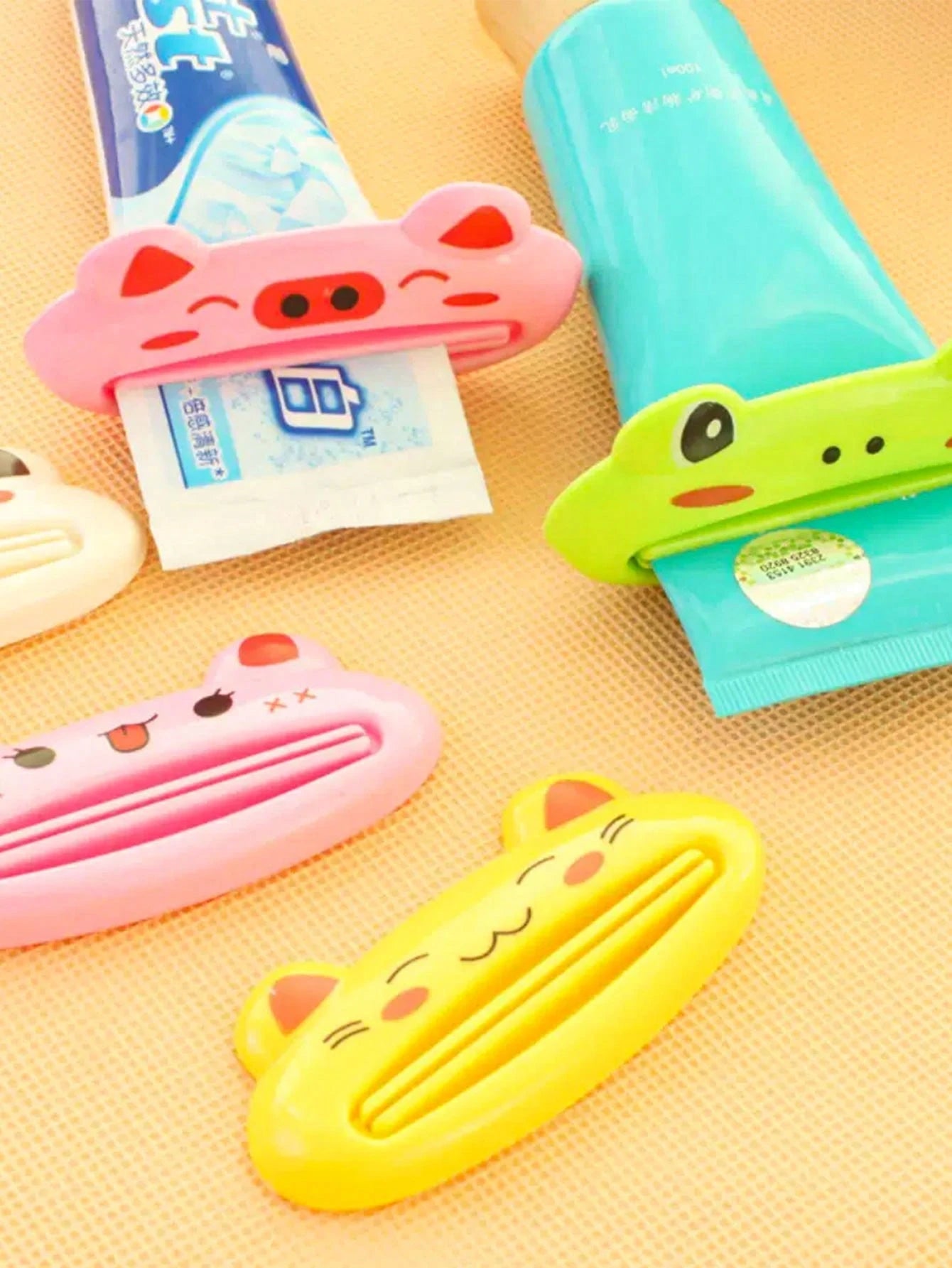 1pc Cartoon Toothpaste Squeezer, Multi-Function Makeup Tool