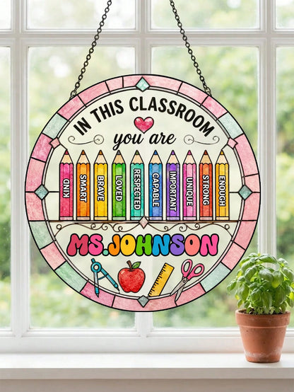 1pc Custom Teacher Stained Suncatcher, Personalized Classroom Decor, Teacher Appreciation Gift, End Of Year Present, Rainbow Crayon Border Stained Classroom Door Sign,Teacher Gift,New Teacher Welcome