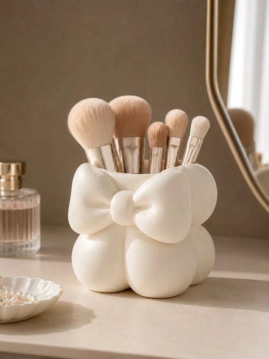 1pc Elegant Cream Bow Makeup Brush Holder, Soft Rounded Makeup Brush Storage Cup, Suitable For Vanity And Vanity Decor, Makeup Bag, Luxury Designer Bag, Makeup Storage, Vanity Storage, Bathroom Decor