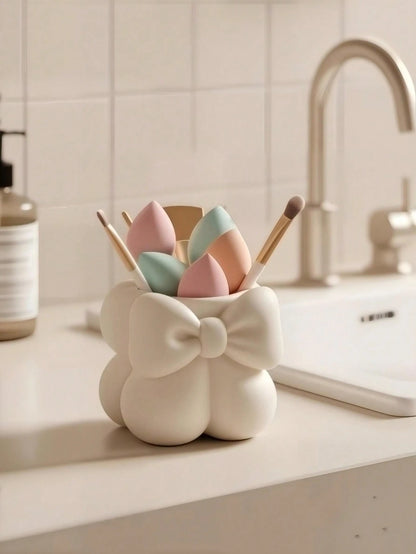 1pc Elegant Cream Bow Makeup Brush Holder, Soft Rounded Makeup Brush Storage Cup, Suitable For Vanity And Vanity Decor, Makeup Bag, Luxury Designer Bag, Makeup Storage, Vanity Storage, Bathroom Decor