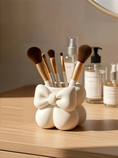 1pc Elegant Cream Bow Makeup Brush Holder, Soft Rounded Makeup Brush Storage Cup, Suitable For Vanity And Vanity Decor, Makeup Bag, Luxury Designer Bag, Makeup Storage, Vanity Storage, Bathroom Decor
