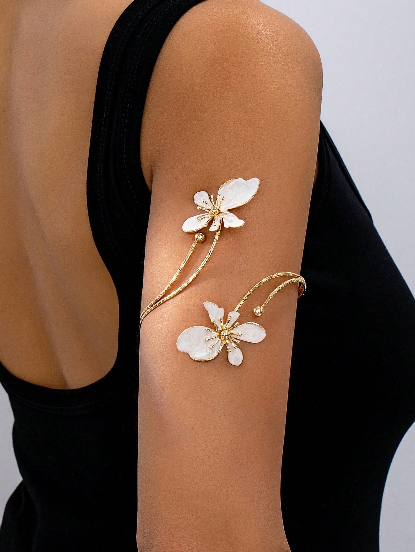 1pc Floral Pendant Europe And America Fashion Chic Style Women Vacation Outfit Open Cuff Bracelet