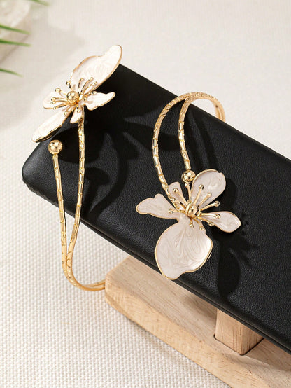 1pc Floral Pendant Europe And America Fashion Chic Style Women Vacation Outfit Open Cuff Bracelet