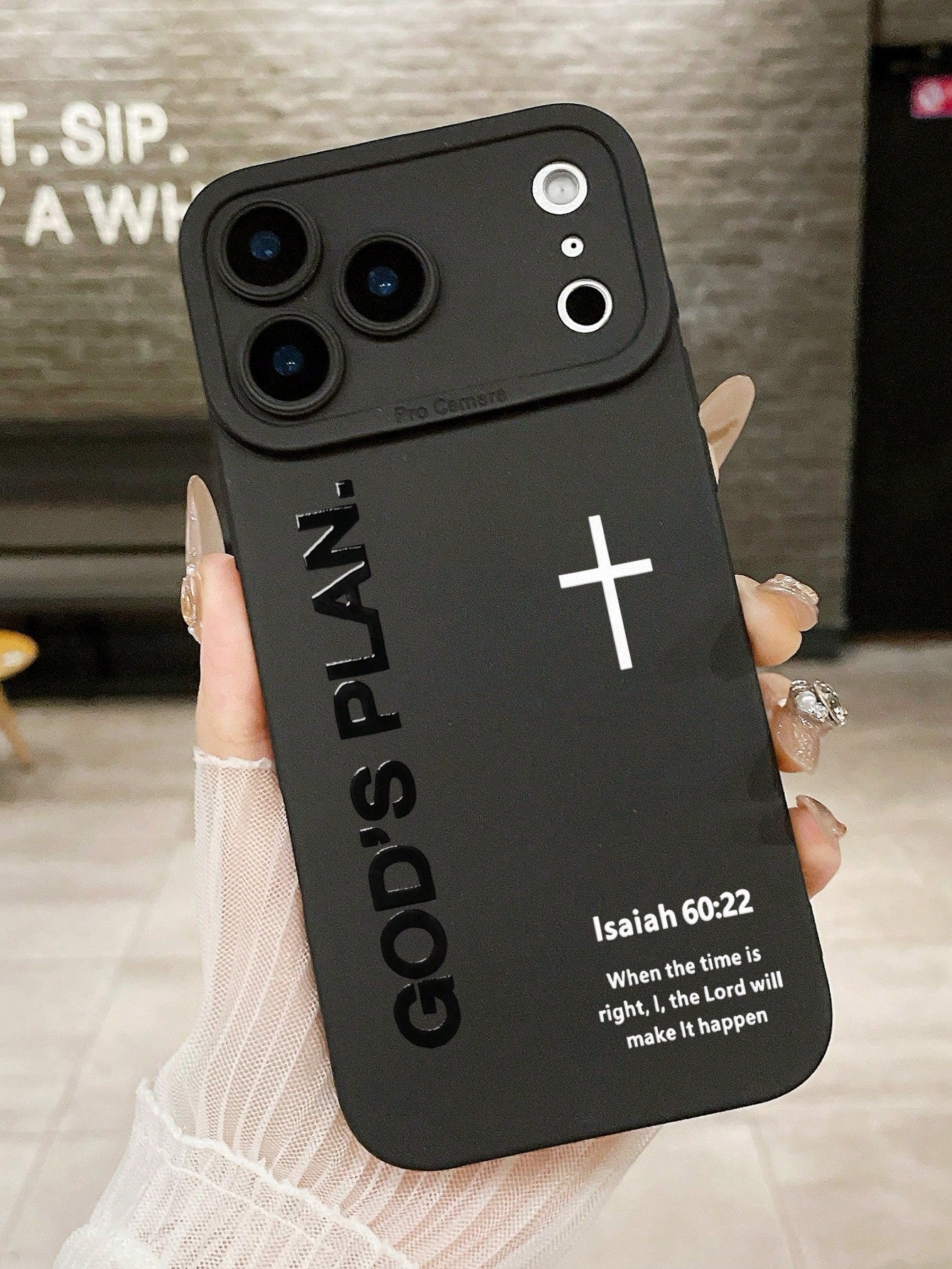1pc God's Plan Cross Bible Verse Isaiah 60:22 Printed Shockproof Protective Phone Case, Minimalist Christian Faith Street Style Matte Black Anti-Drop Phone Cover, Suitable For Daily Use And Gift Givin
