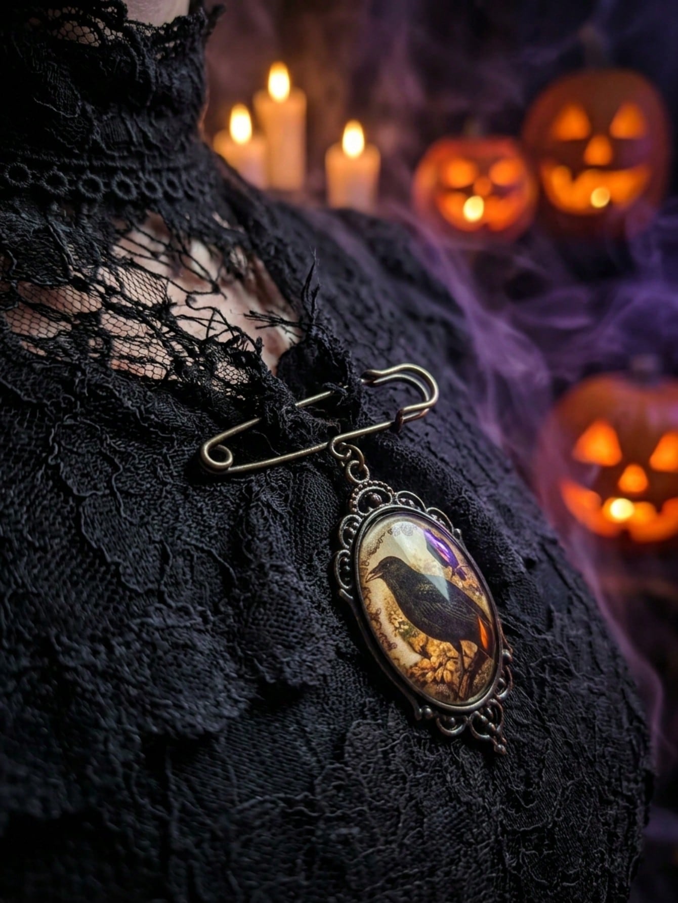 1pc Gothic Dark Style Vintage Fashion Crow Oil Painting Design Lace Brooch, Creative Pin, Collar Button, Suitable For Halloween Party And Gathering