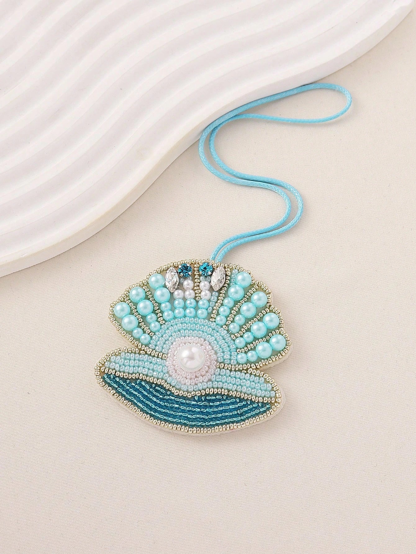 1pc Handmade Beaded Embroidered Shell Bag Charm, Bohemian Style Faux Pearl & Crystal Embellished Pendant, Suitable For Women Summer Beach Holiday Accessories Festival Graduation Gift Beach Essentials