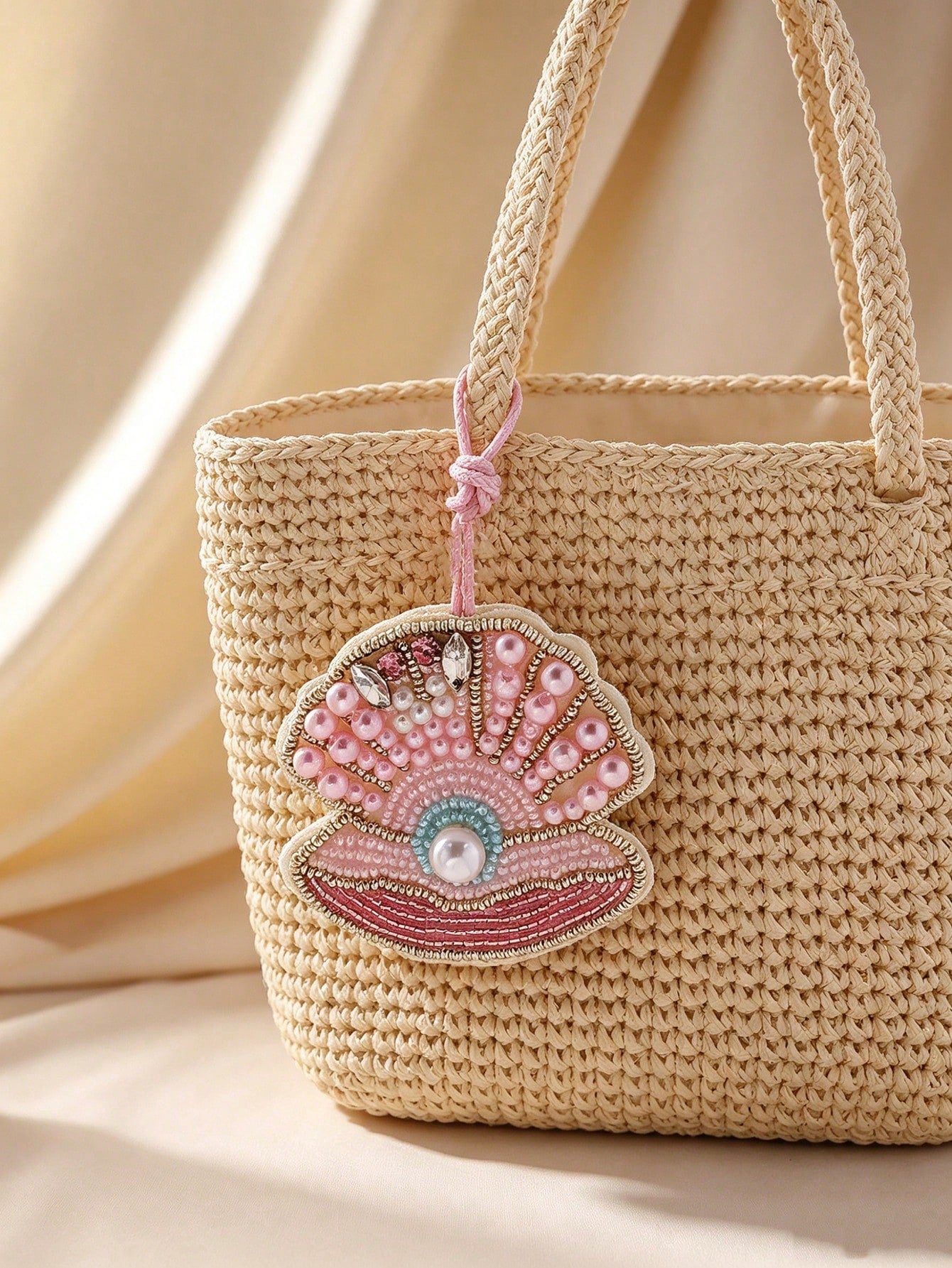 1pc Handmade Beaded Embroidered Shell Bag Charm, Bohemian Style Faux Pearl & Crystal Embellished Pendant, Suitable For Women Summer Beach Holiday Accessories Festival Graduation Gift Beach Essentials