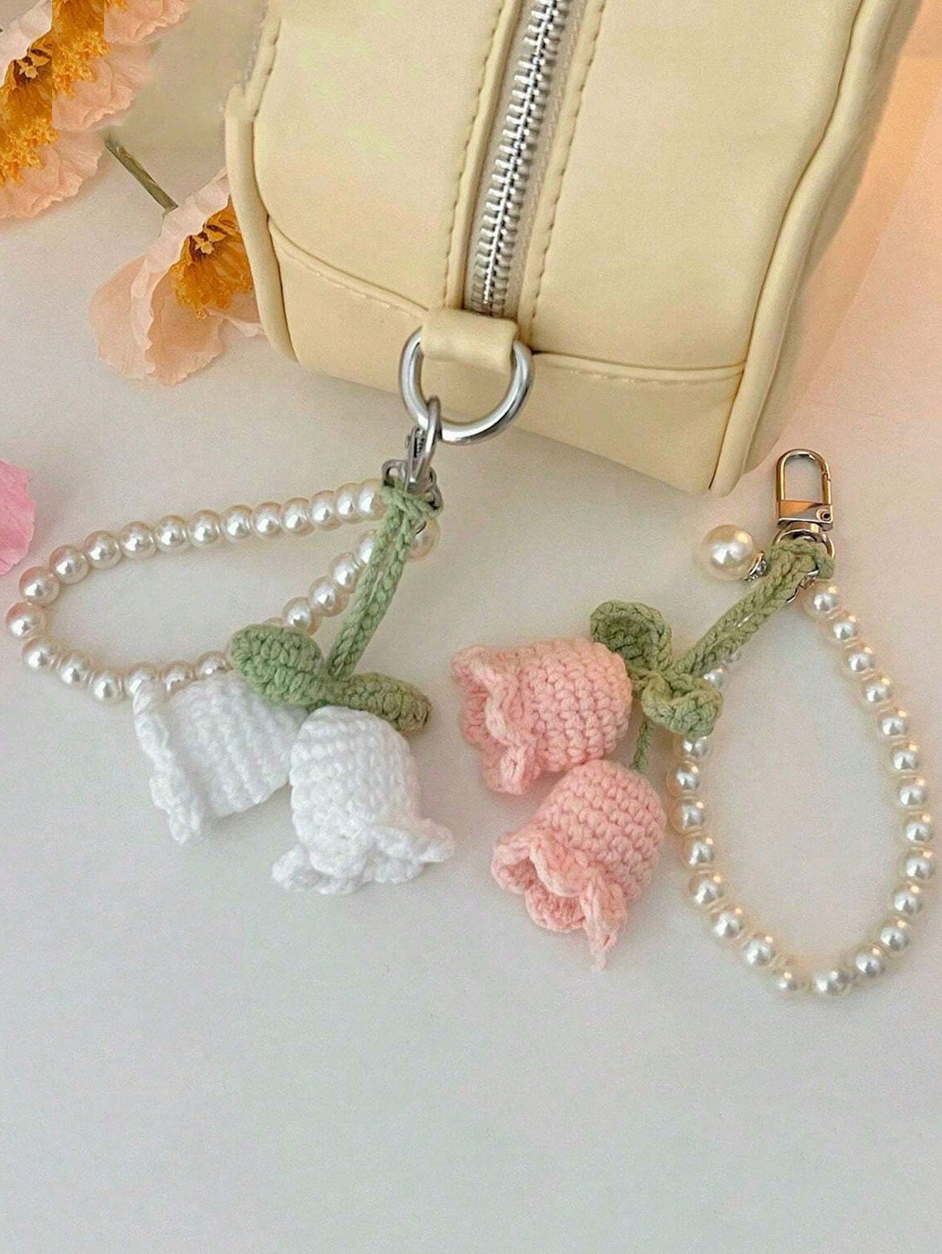 1pc Handmade Woven Flower Backpack/Bookbag/Purse Pendant, Handmade Knitted Flower Keychain Bag Charm, Pearl Decorated Bracelet/ Keychain/ Keyring, Crochet Flower Trinket Gifts For Women, Crochet Fl