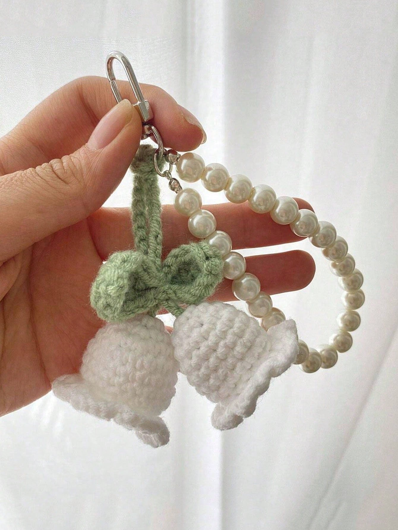 1pc Handmade Woven Flower Backpack/Bookbag/Purse Pendant, Handmade Knitted Flower Keychain Bag Charm, Pearl Decorated Bracelet/ Keychain/ Keyring, Crochet Flower Trinket Gifts For Women, Crochet Fl