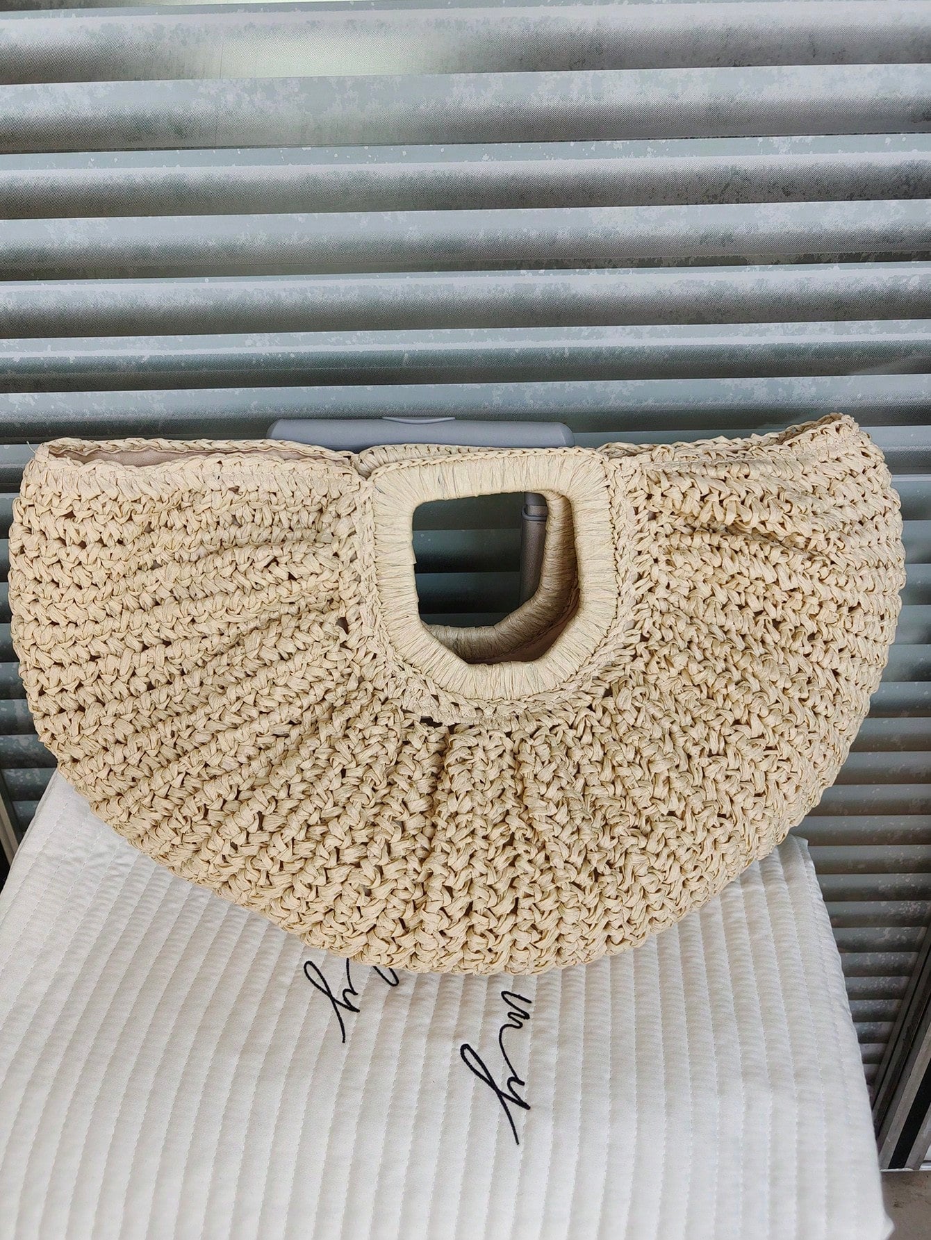 1pc Large Capacity Pleated Half-Moon Woven Handbag, Solid Color Straw Tote Bag, Fashion Beach Bag, Suitable For Women's Vacation, Travel And Daily Shopping, Mother's Day Gift