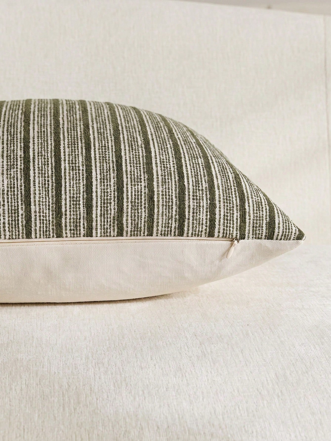 1pc Matcha Green Diamond 3D Striped Pillowcase (Pillow Insert Not Included), Square Cushion Cover, Holiday Home Pillow Decor, Soft Comfortable Faux Linen Fabric, Modern Decorative Sofa, Home Bedroom