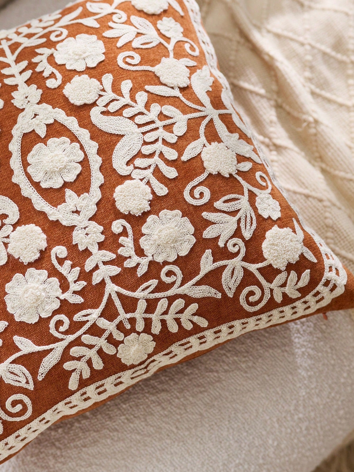 1pc Orange Swirly Floral/Leaf Embroidered Decorative Pillow Cover, Suitable For Indoor Decoration, Applicable For All Seasons, Without Insert