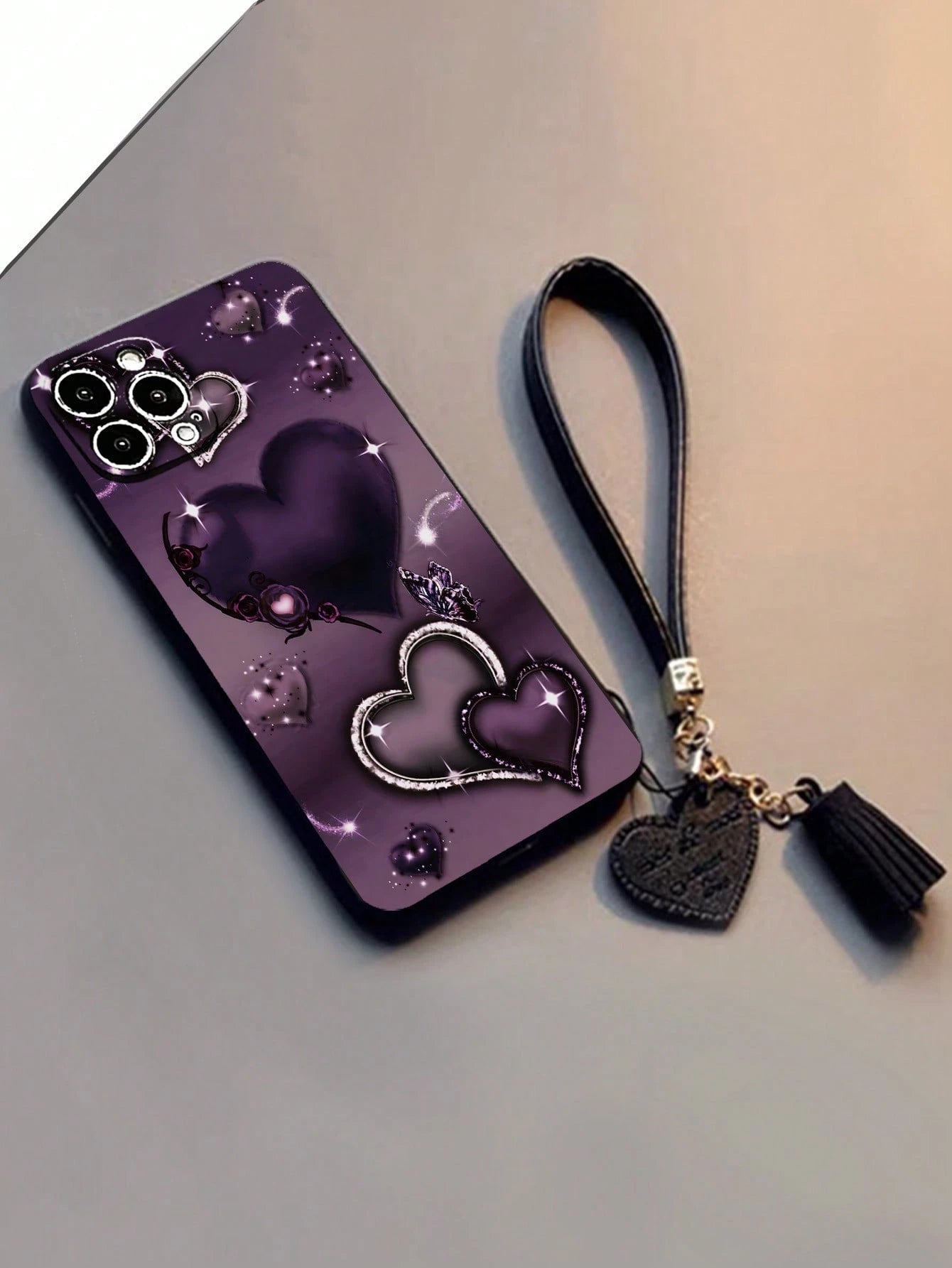 1pc Perforated Straight Edged Purple Heart Painted Thick Anti-Drop Decorated Phone Case With New Leather Heart Wrist Strap, DIY Phone Case Accessory With Tassel Pendant, Compatible With IPhone 16/Pro