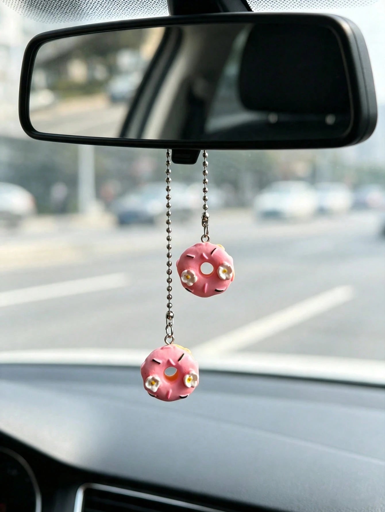 1pc Pineapple Donut Car Hanging Ornament, Resin Pink Donut Pendant, Rearview Mirror Decor, Women's Car Accessory