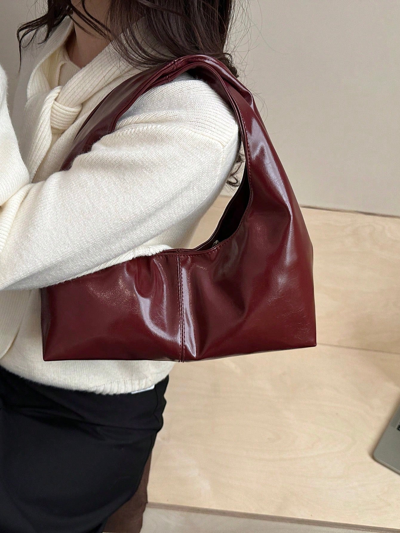 1pc Quilted Snap Button PU Solid Color Retro Soft Leather Dumpling Shoulder Bag, Fashionable Patchwork Underarm Bag, Crescent-Shaped Oiled Wax Leather Large Capacity Commuter Casual Tote Bag, Suitable