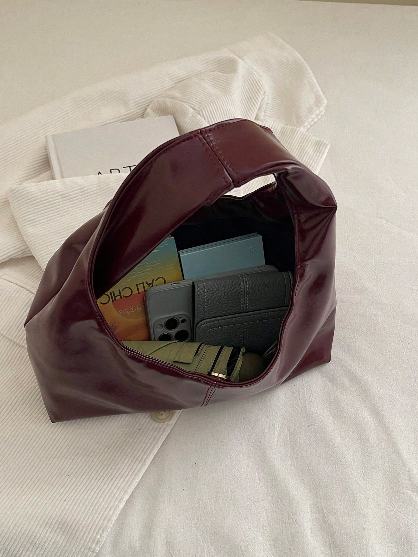 1pc Quilted Snap Button PU Solid Color Retro Soft Leather Dumpling Shoulder Bag, Fashionable Patchwork Underarm Bag, Crescent-Shaped Oiled Wax Leather Large Capacity Commuter Casual Tote Bag, Suitable