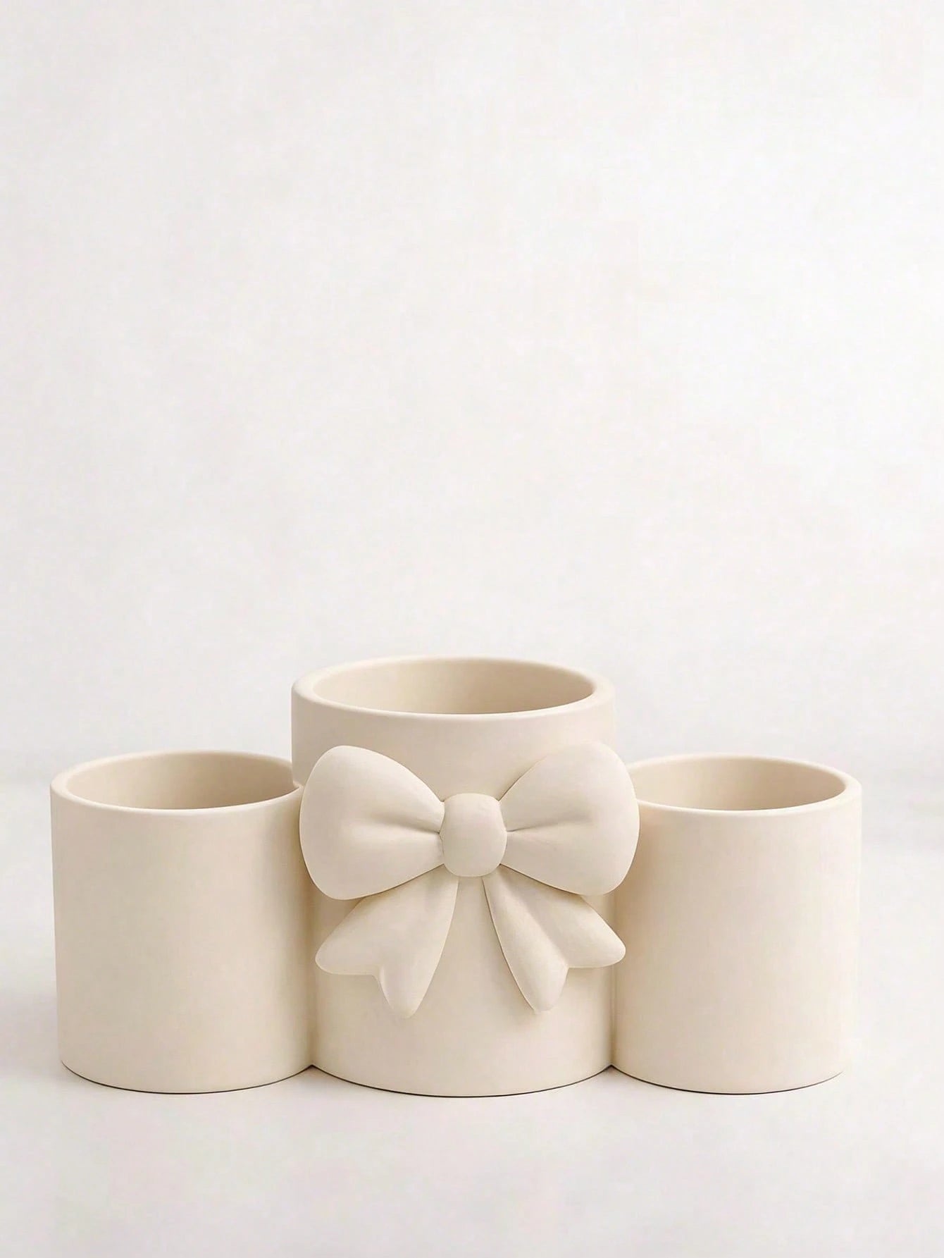1pc Sweet Bow Single Compartment Makeup Brush Holder, Cream Style Desktop Cosmetic Storage Box, Pen Holder, Easy Access, High Aesthetic Decorative