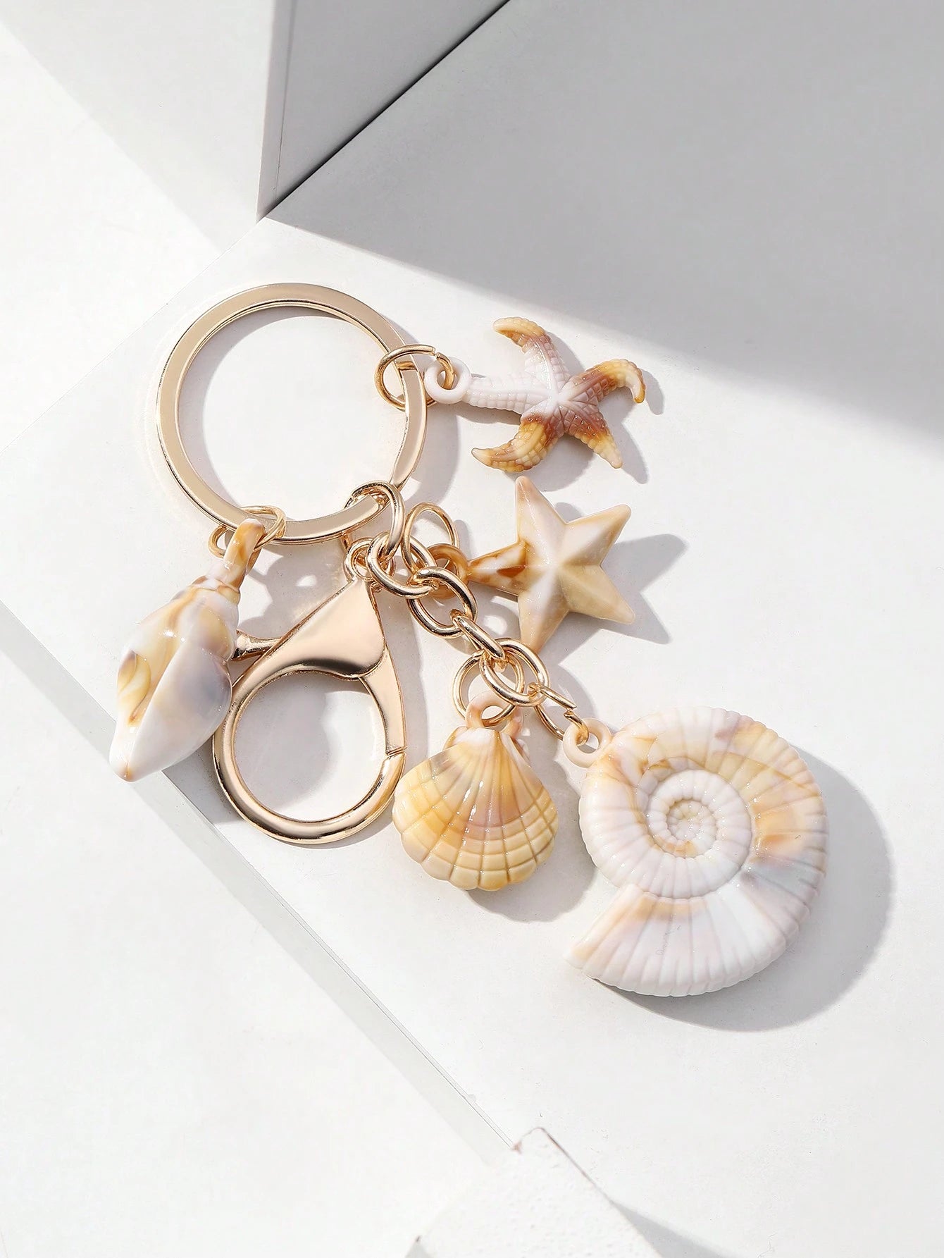1pc Unisex Dual-Color Acrylic Seashell Keychain Cloud Small Conch Shell Starfish Pendant Summer Beach Series Gift For Friends Key Chain Charm