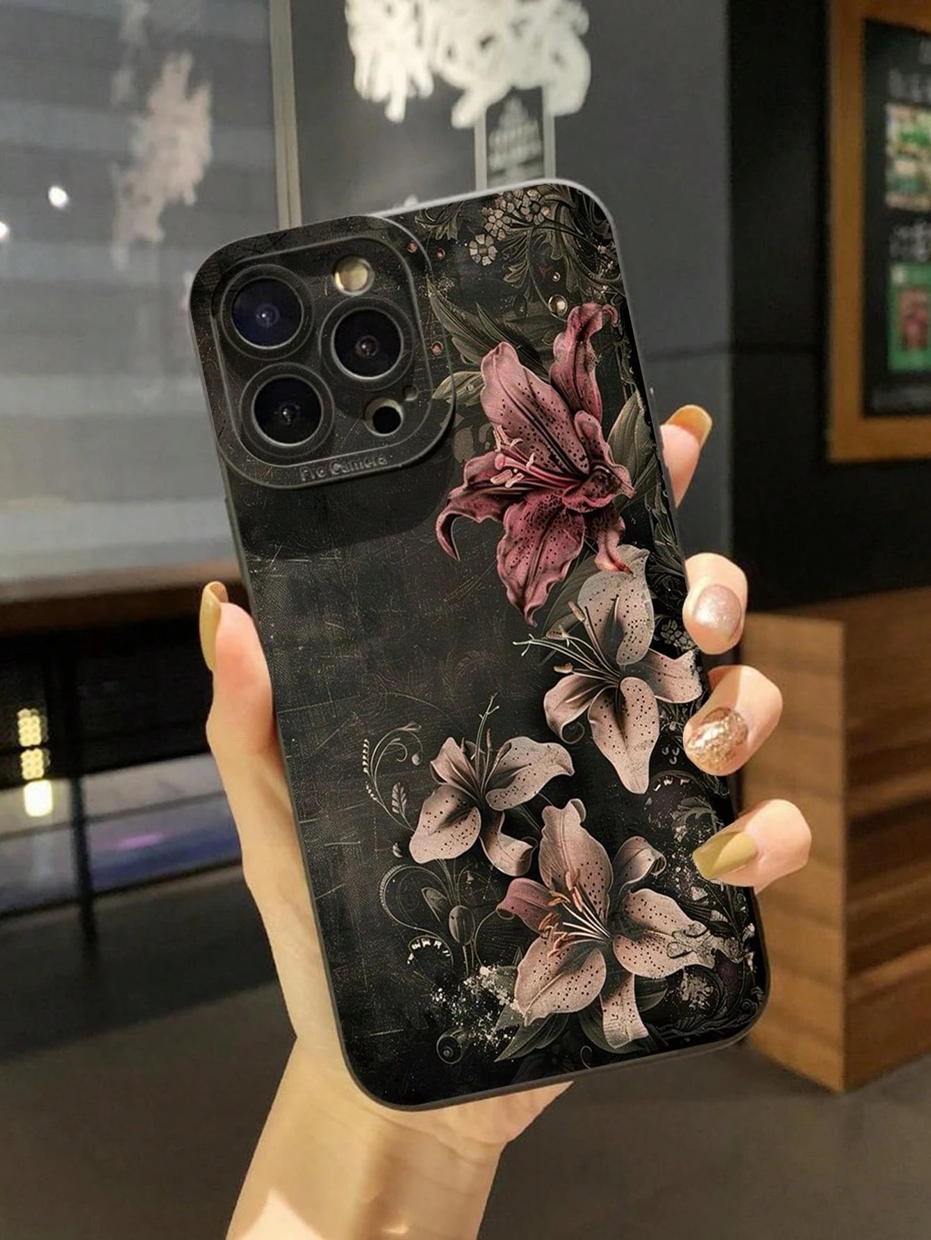 1Pc Vintage Floral Black Background Protective Phone Case Compatible With Apple/Compatible With Galaxy/Compatible With Infinix/Compatible With Redmi/Compatible With OPPO/Compatible With VIVO/Compatib