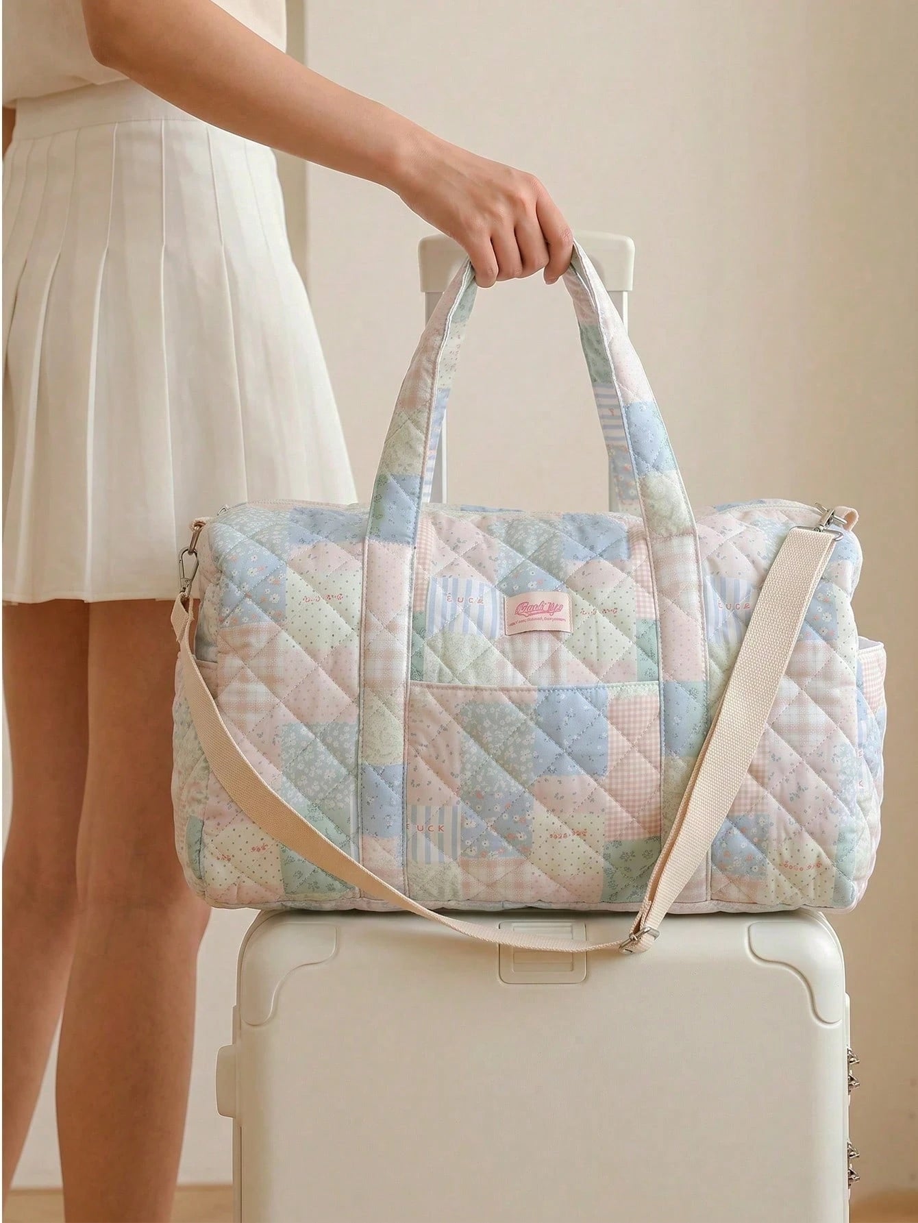 1Pc Vintage Floral Quilted Duffle Bag, Weekend Overnight Bag With Detachable Crossbody Strap, Travel Luggage Handbag For Women Vacation Gym,Best Gift