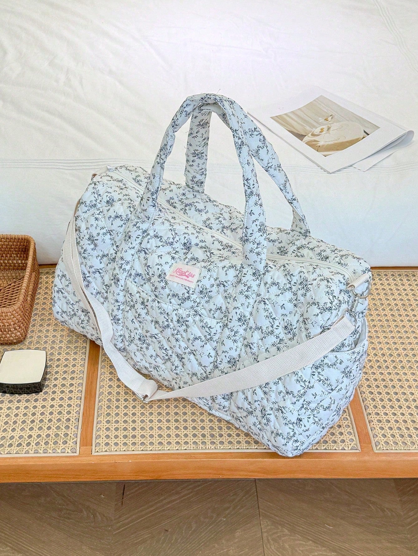 1Pc Vintage Floral Quilted Duffle Bag, Weekend Overnight Bag With Detachable Crossbody Strap, Travel Luggage Handbag For Women Vacation Gym,Best Gift