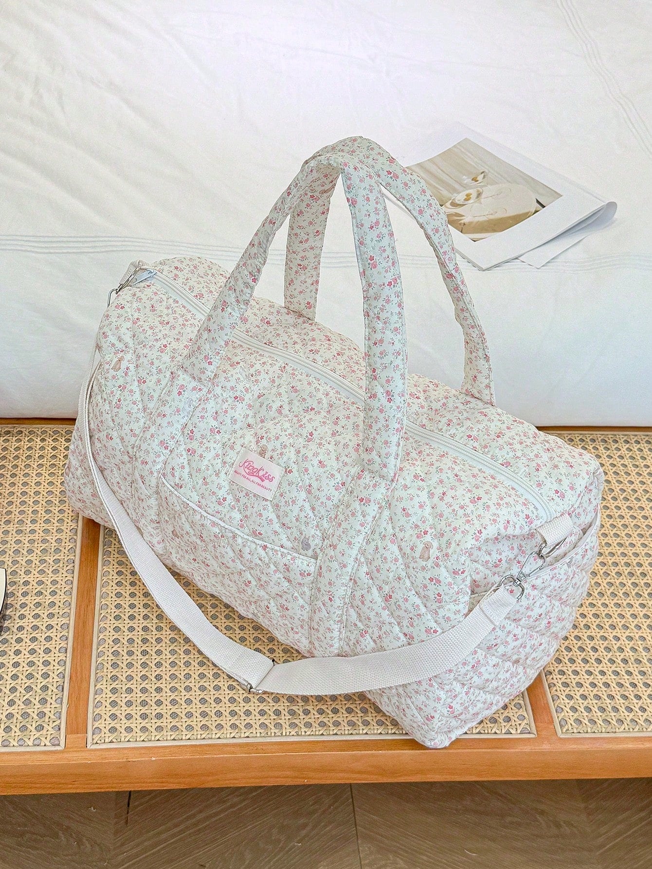 1Pc Vintage Floral Quilted Duffle Bag, Weekend Overnight Bag With Detachable Crossbody Strap, Travel Luggage Handbag For Women Vacation Gym,Best Gift