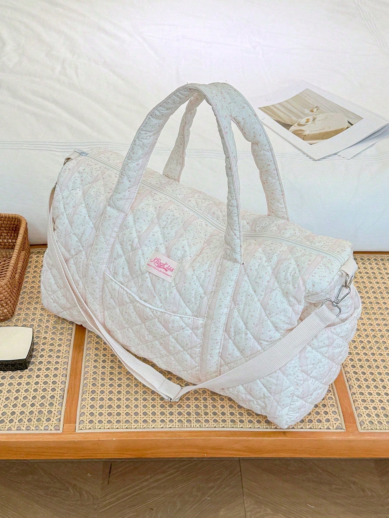 1Pc Vintage Floral Quilted Duffle Bag, Weekend Overnight Bag With Detachable Crossbody Strap, Travel Luggage Handbag For Women Vacation Gym,Best Gift